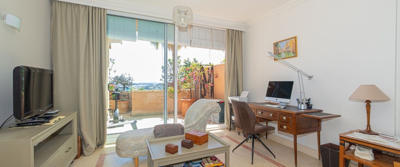 Resale - apartment - Marbella - Nueva Andalucía