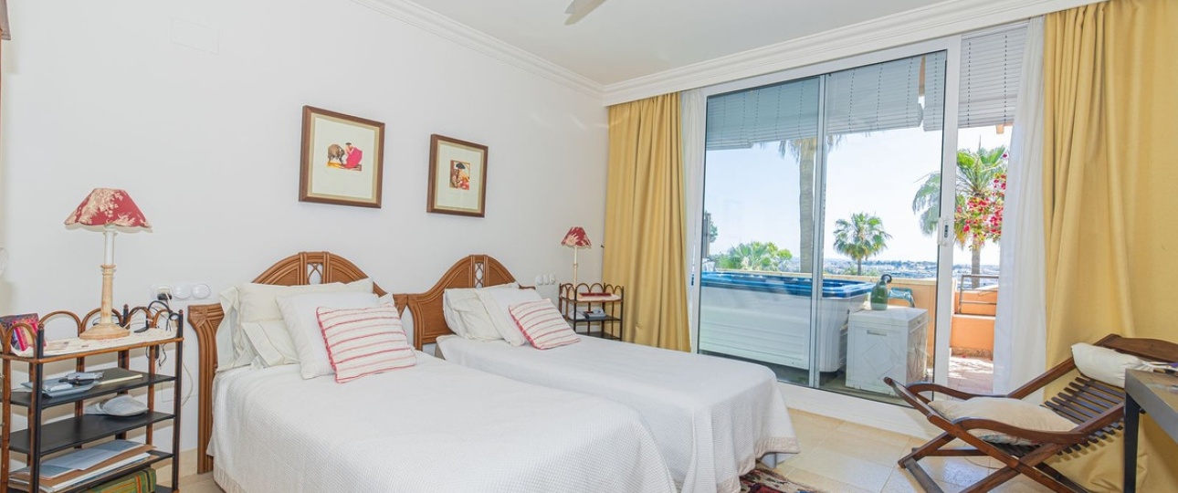 Resale - apartment - Marbella - Nueva Andalucía