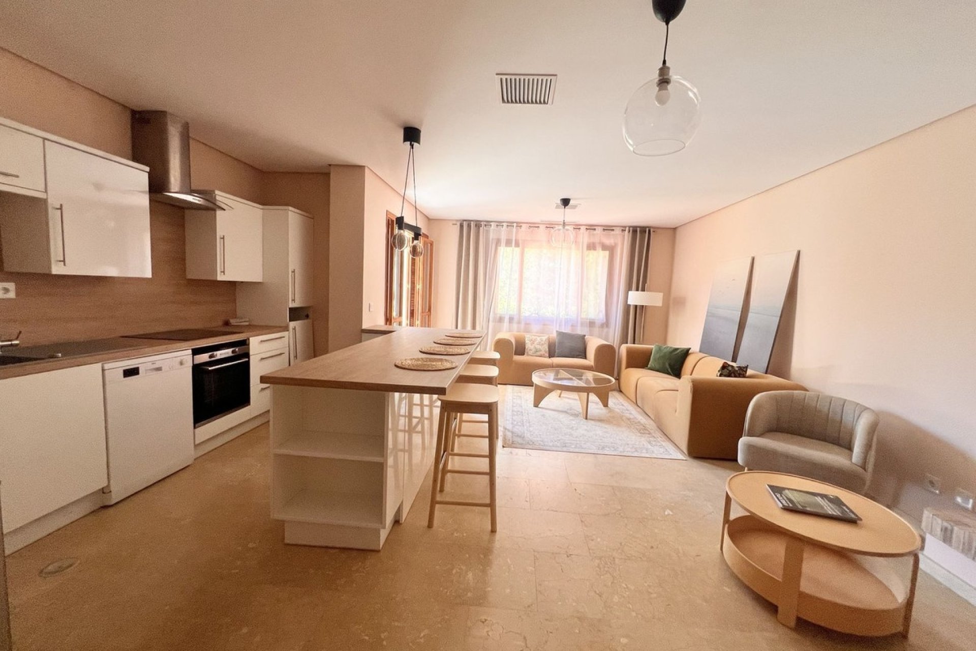Resale - apartment - Marbella - Nueva Andalucía