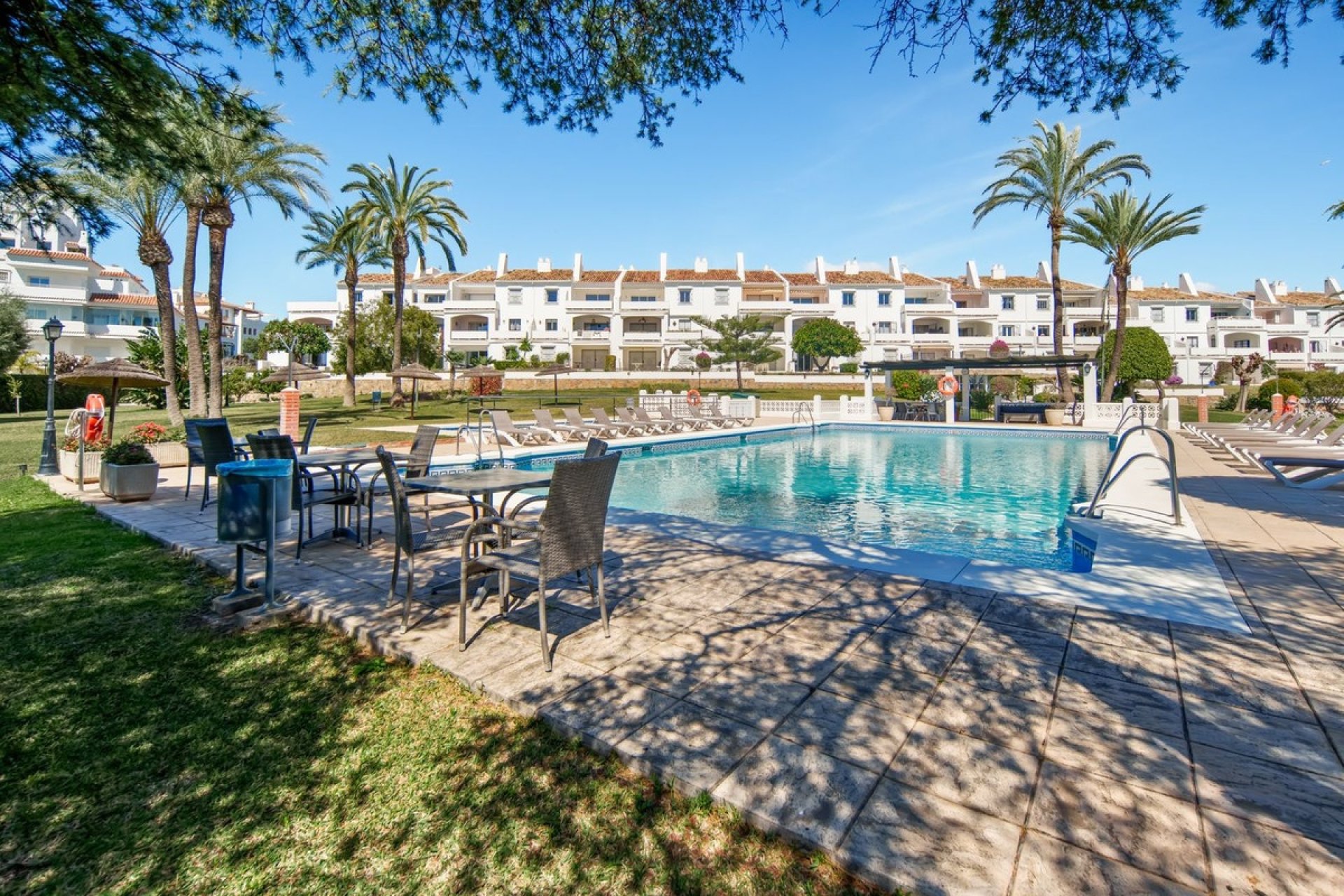 Resale - apartment - Marbella - Nueva Andalucía