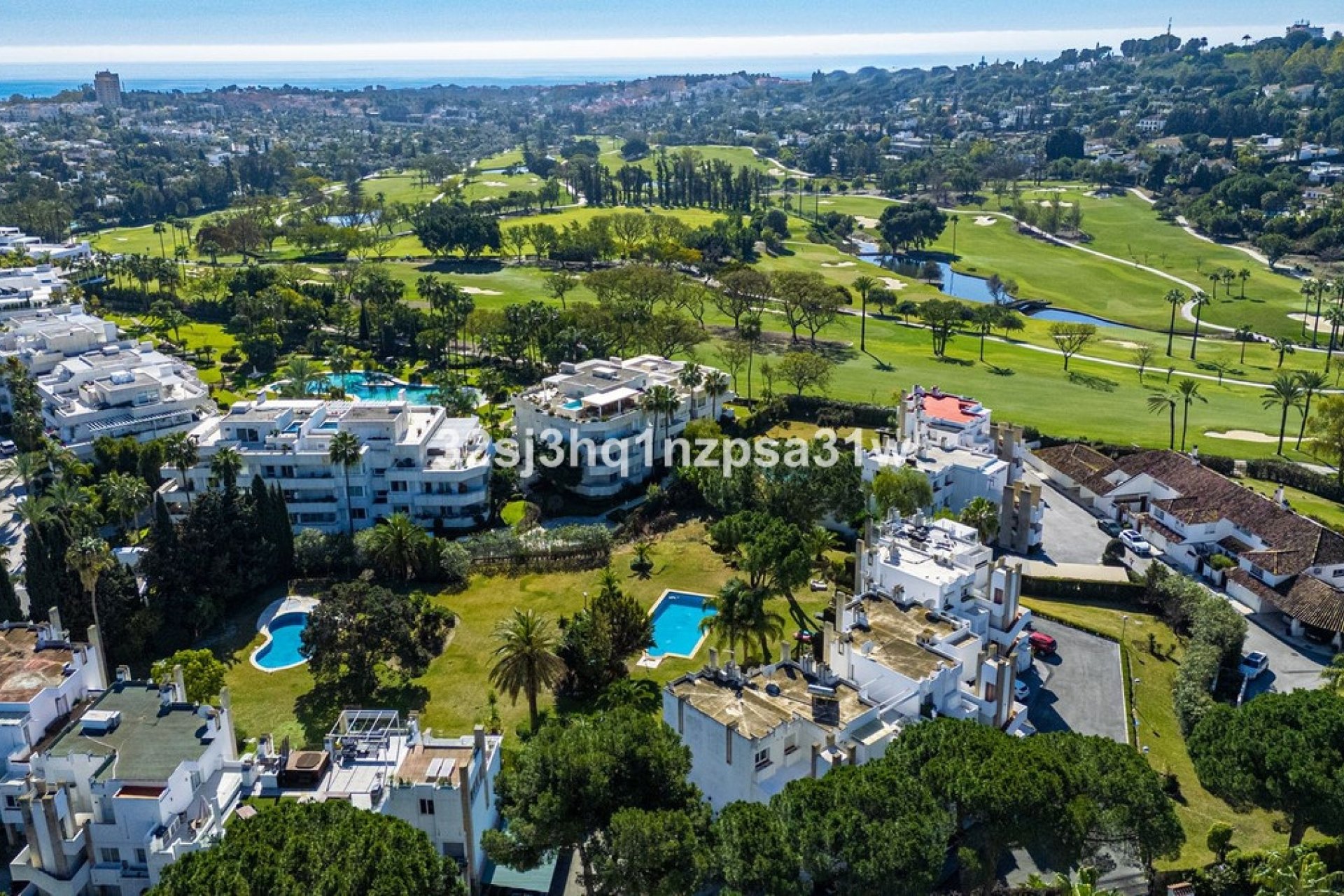 Resale - apartment - Marbella - Nueva Andalucía