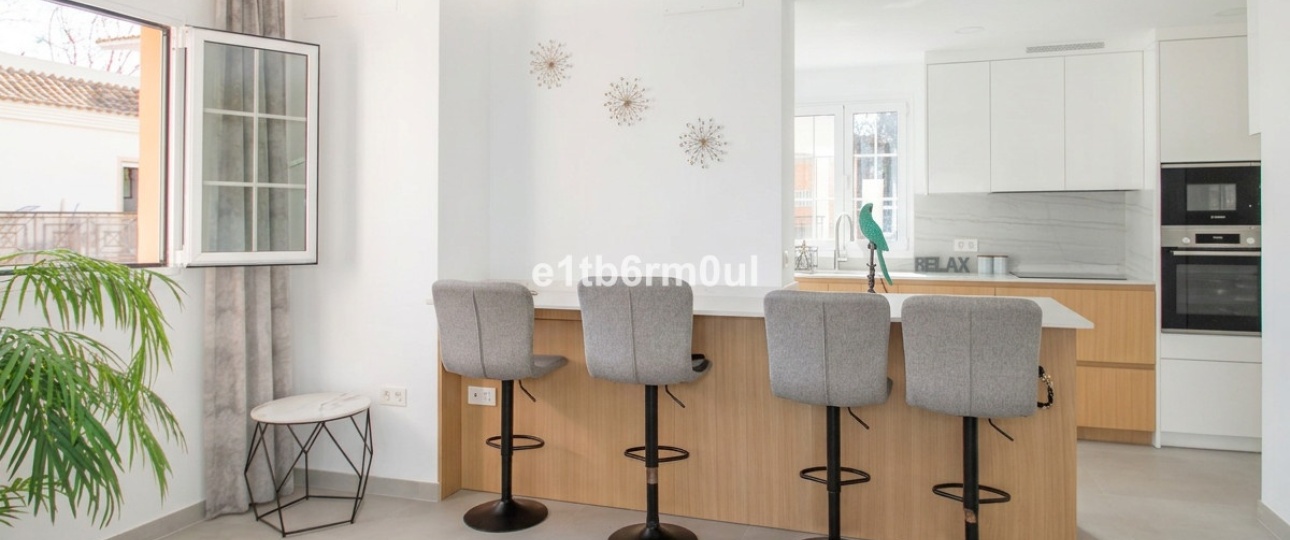 Resale - apartment - Marbella - Nueva Andalucía