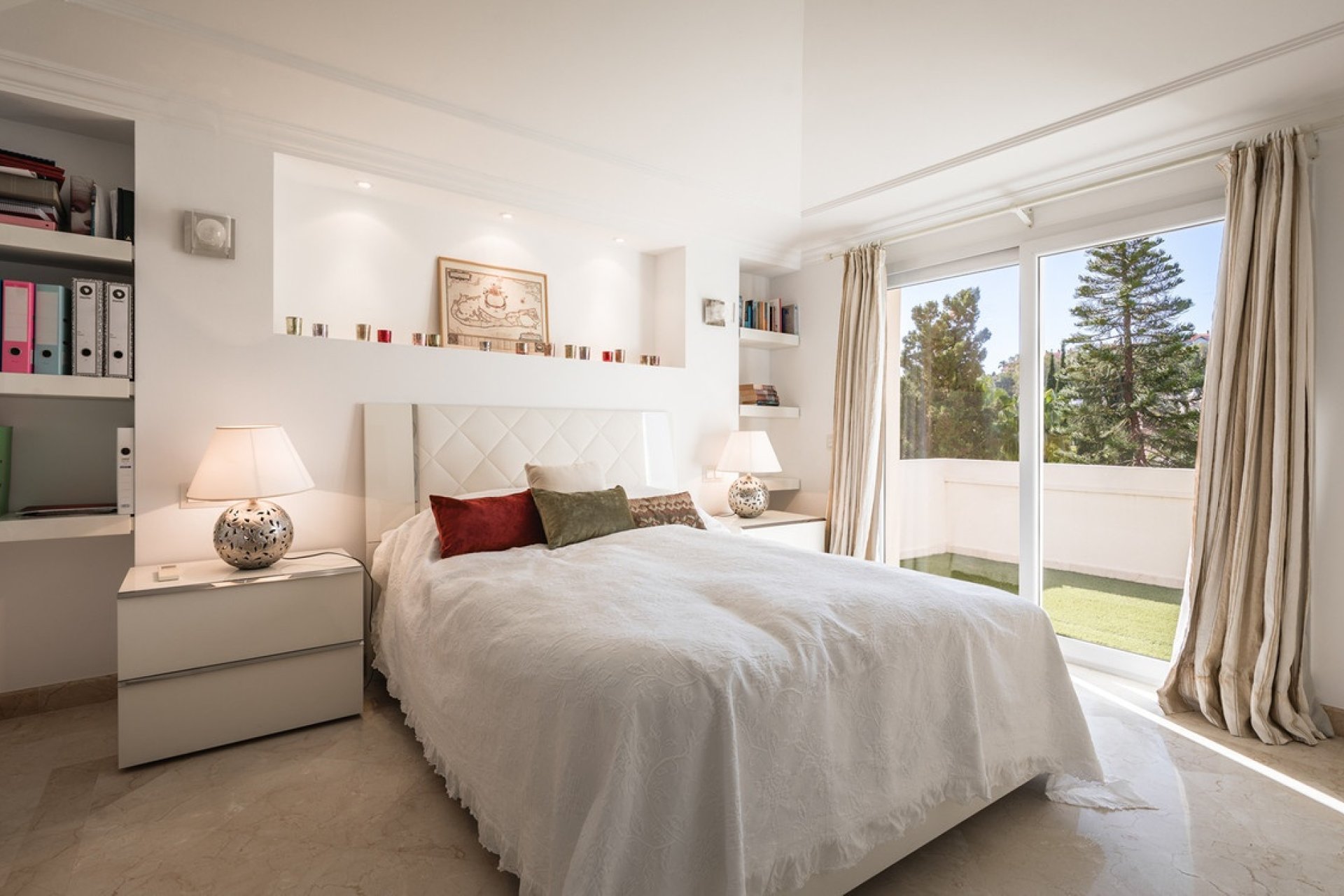 Resale - apartment - Marbella - Nueva Andalucía