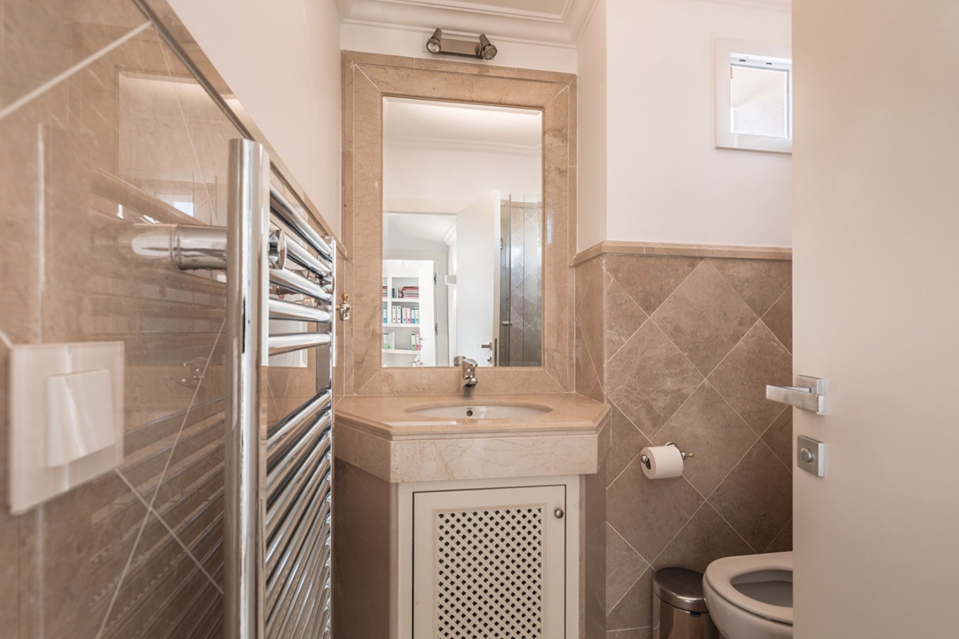 Resale - apartment - Marbella - Nueva Andalucía