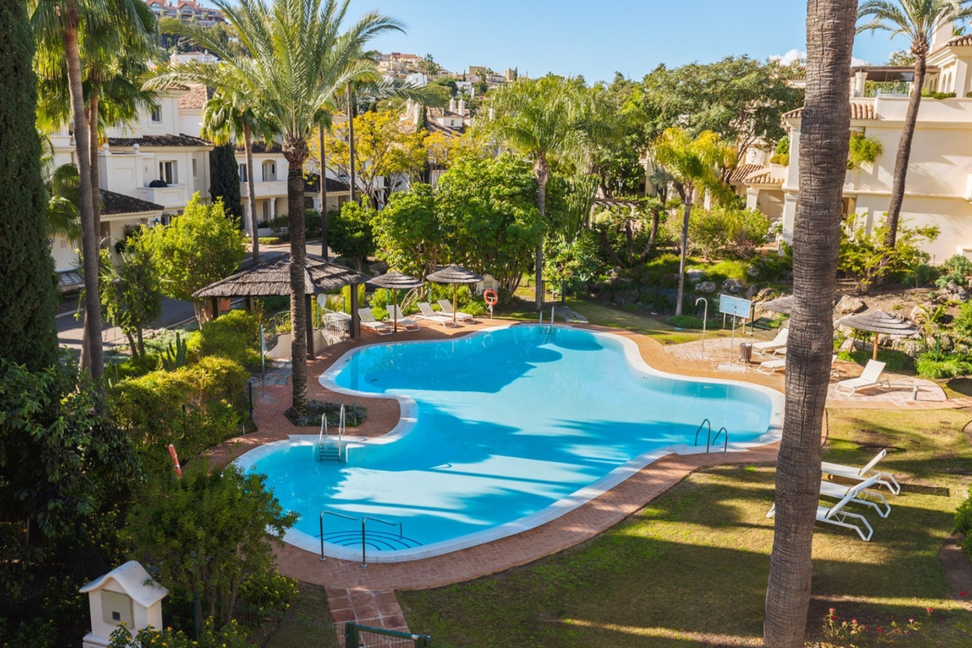 Resale - apartment - Marbella - Nueva Andalucía
