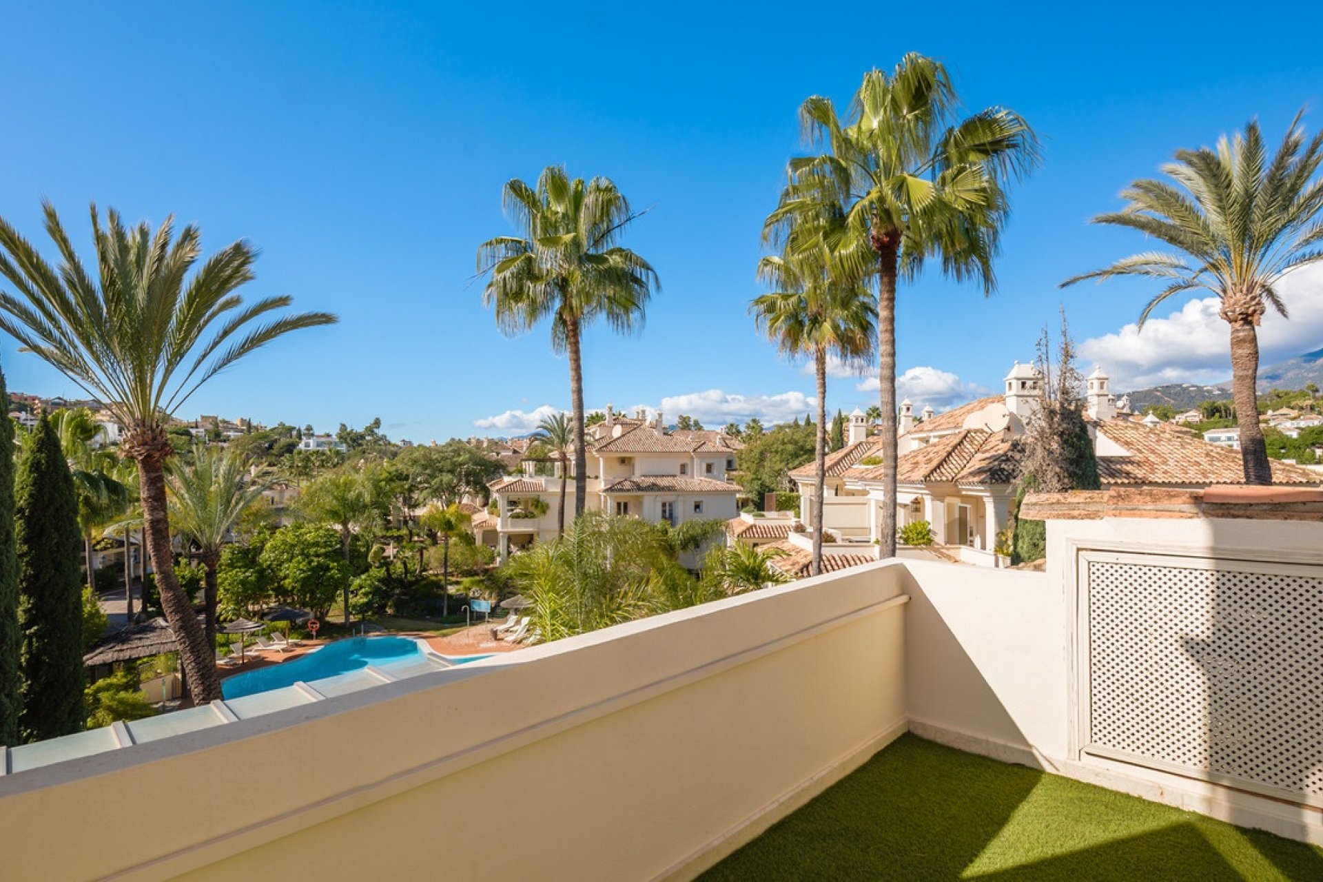 Resale - apartment - Marbella - Nueva Andalucía