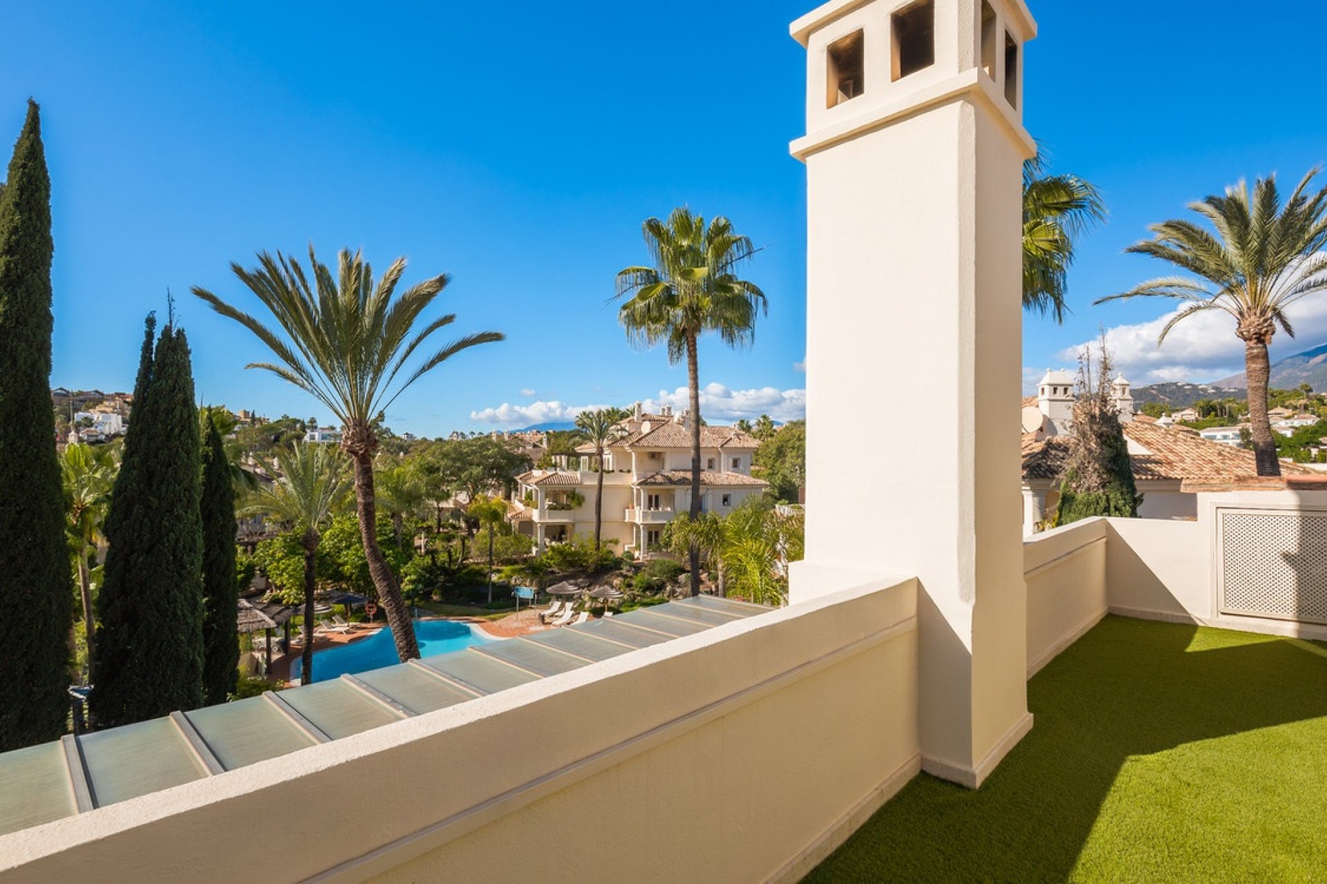 Resale - apartment - Marbella - Nueva Andalucía