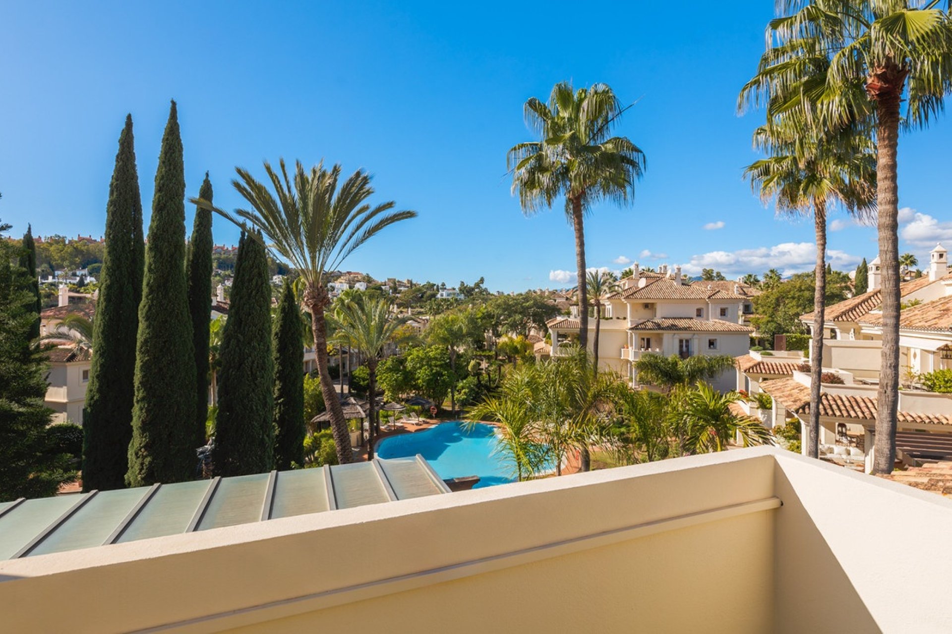 Resale - apartment - Marbella - Nueva Andalucía