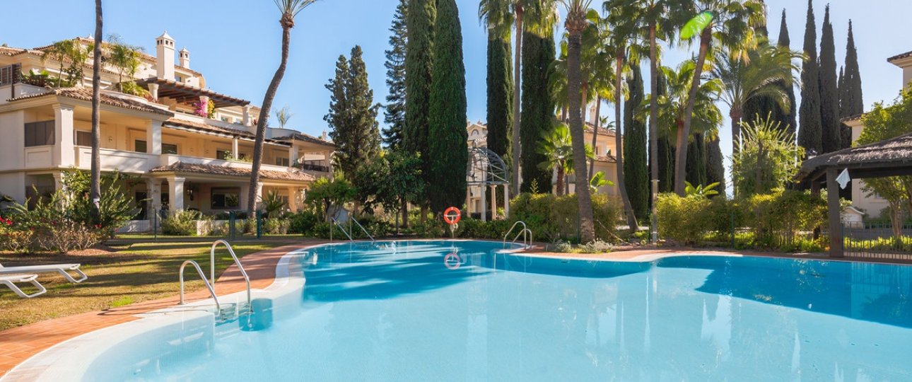 Resale - apartment - Marbella - Nueva Andalucía