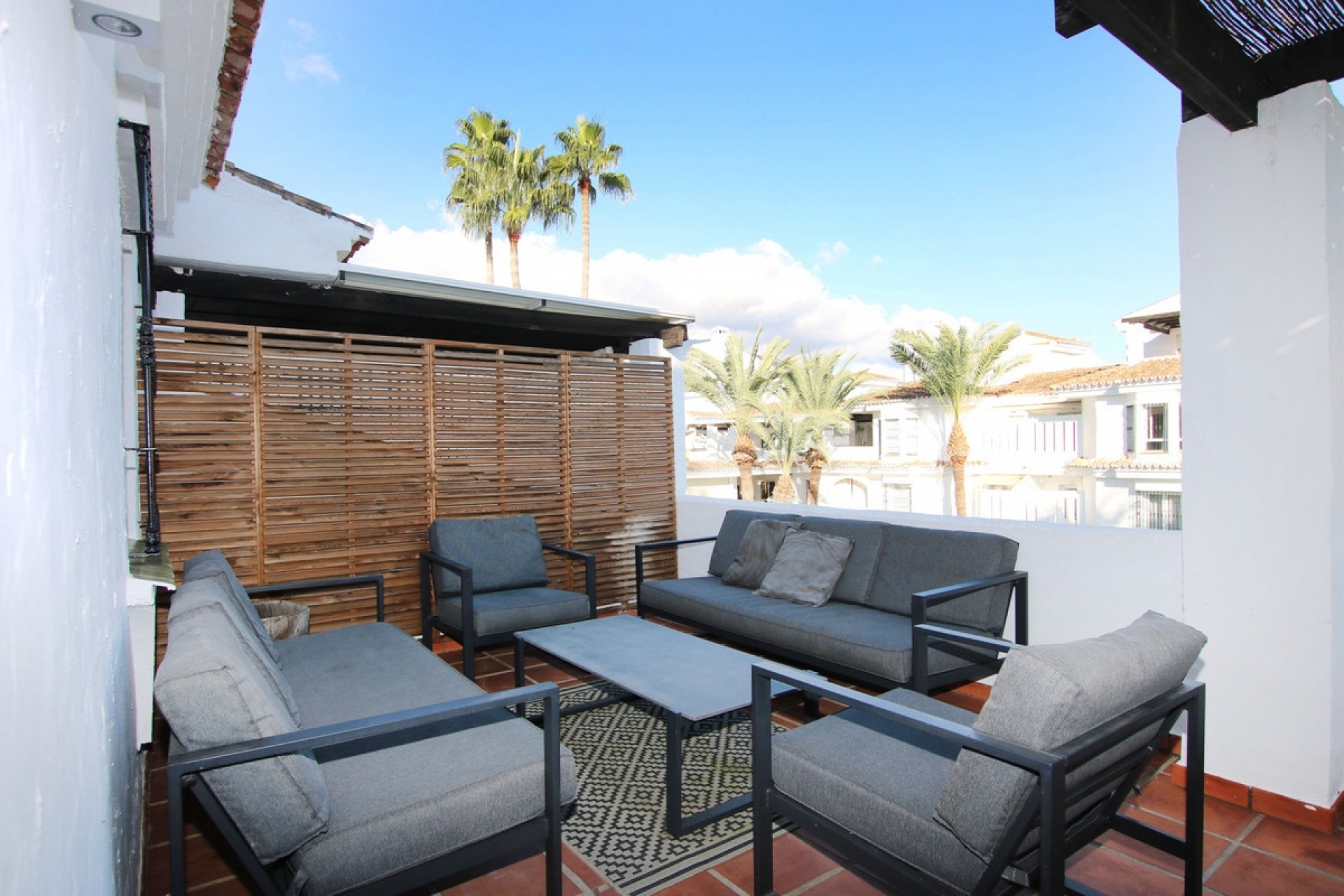 Resale - apartment - Marbella - Nueva Andalucía