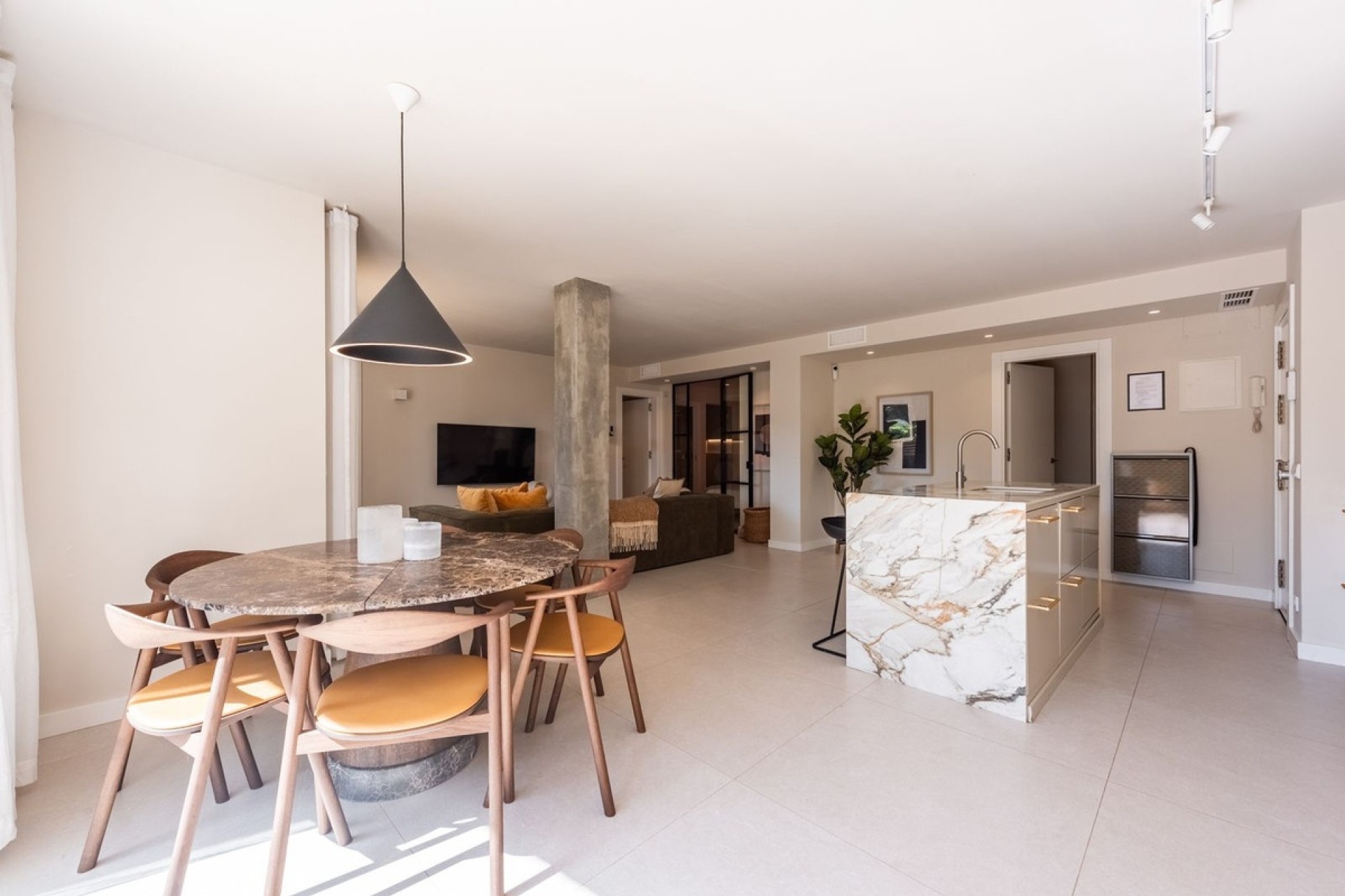 Resale - apartment - Marbella - Nueva Andalucía