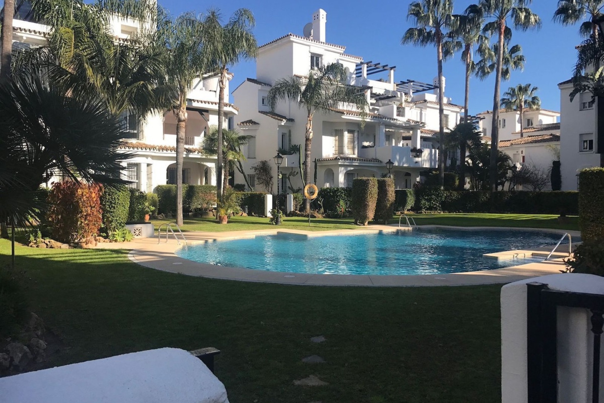 Resale - apartment - Marbella - Nueva Andalucía