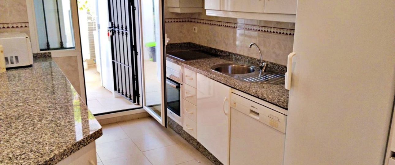 Resale - apartment - Marbella - Nueva Andalucía