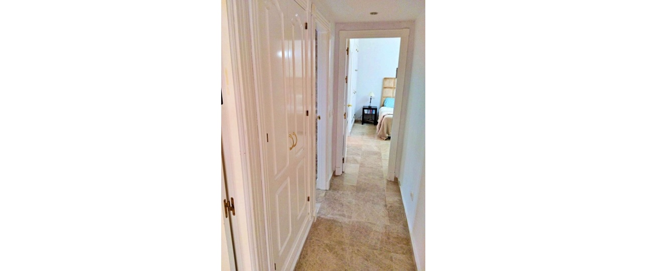 Resale - apartment - Marbella - Nueva Andalucía