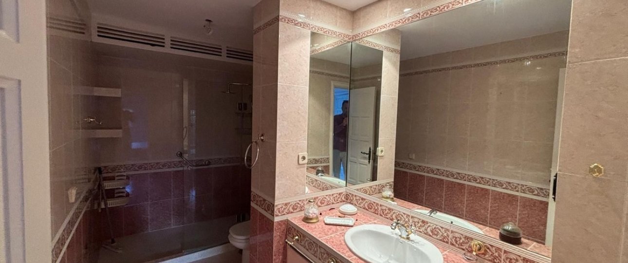 Resale - apartment - Marbella - Nueva Andalucía