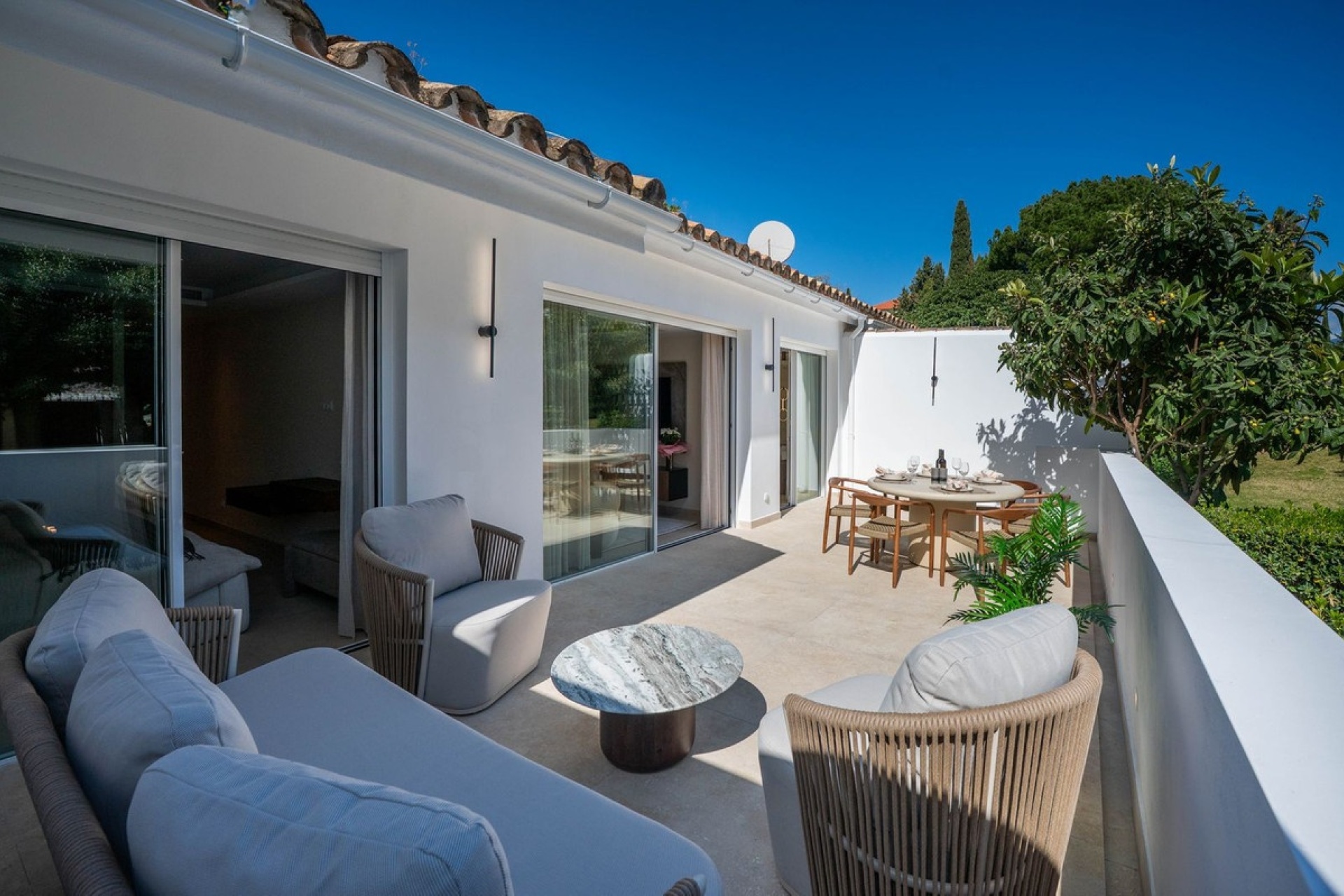 Resale - apartment - Marbella - Nueva Andalucía