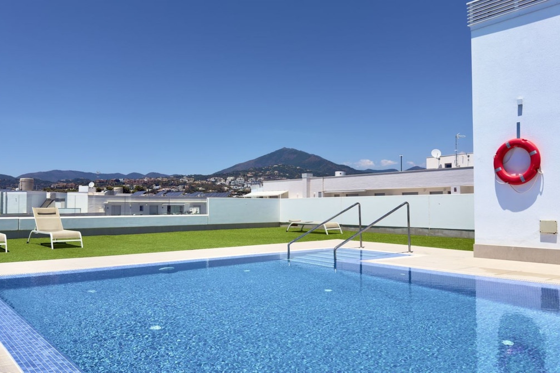 Resale - apartment - Marbella - Nueva Andalucía