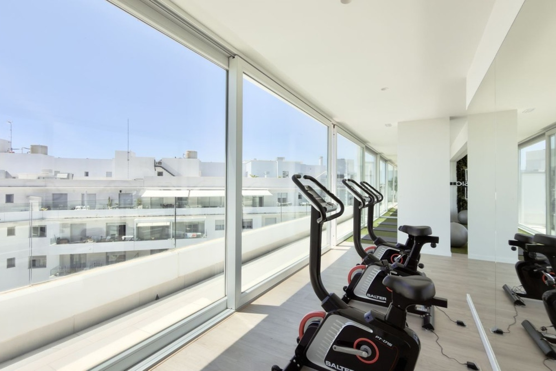 Resale - apartment - Marbella - Nueva Andalucía