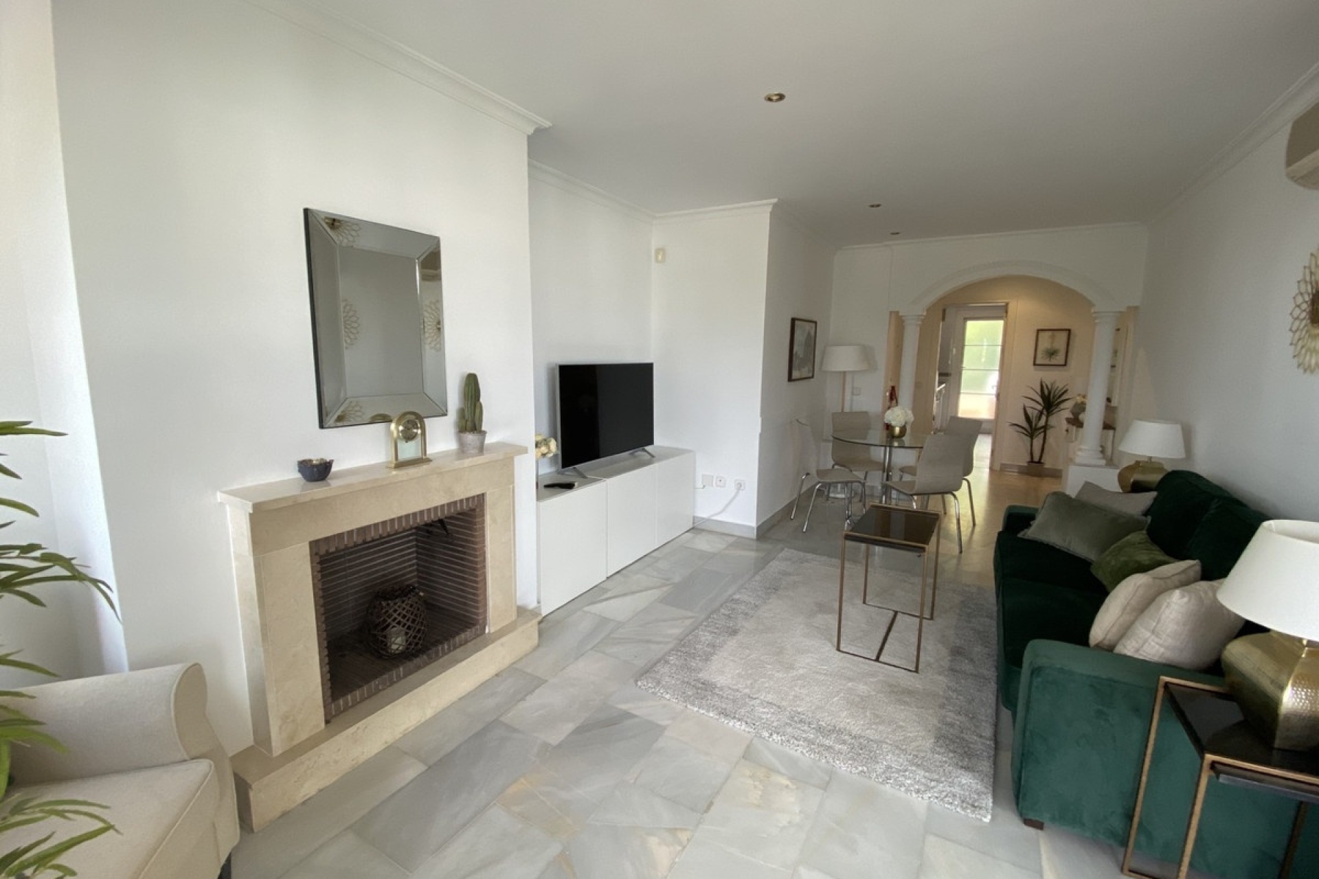 Resale - apartment - Marbella - Nueva Andalucía