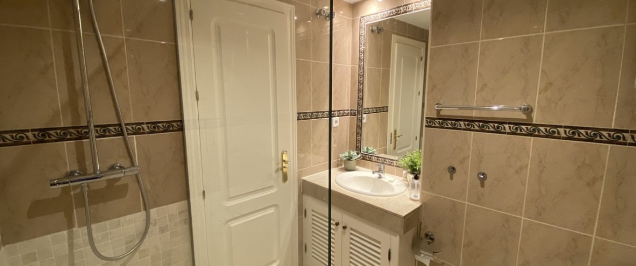 Resale - apartment - Marbella - Nueva Andalucía