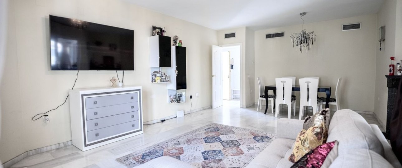 Resale - apartment - Marbella - Nueva Andalucía