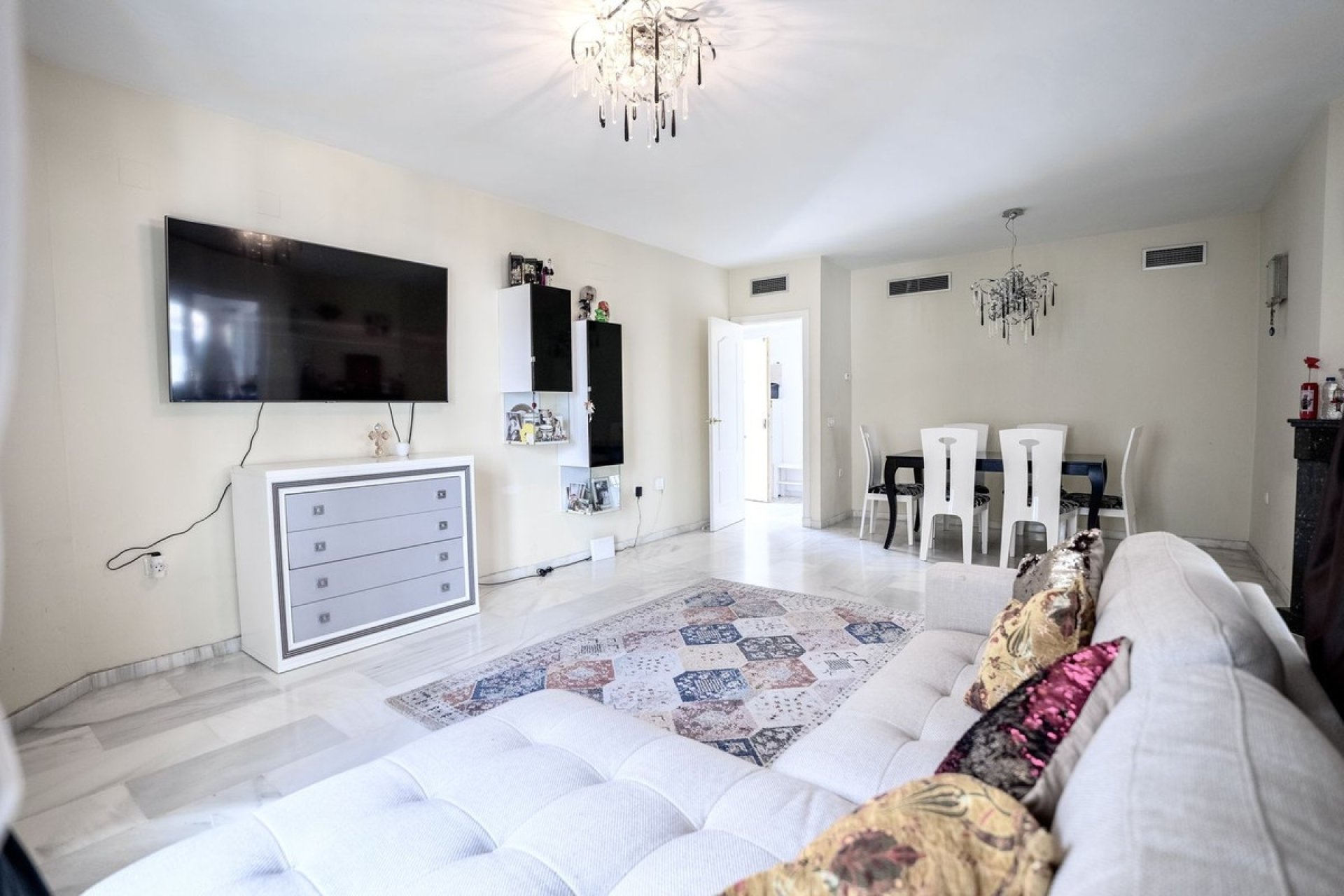 Resale - apartment - Marbella - Nueva Andalucía