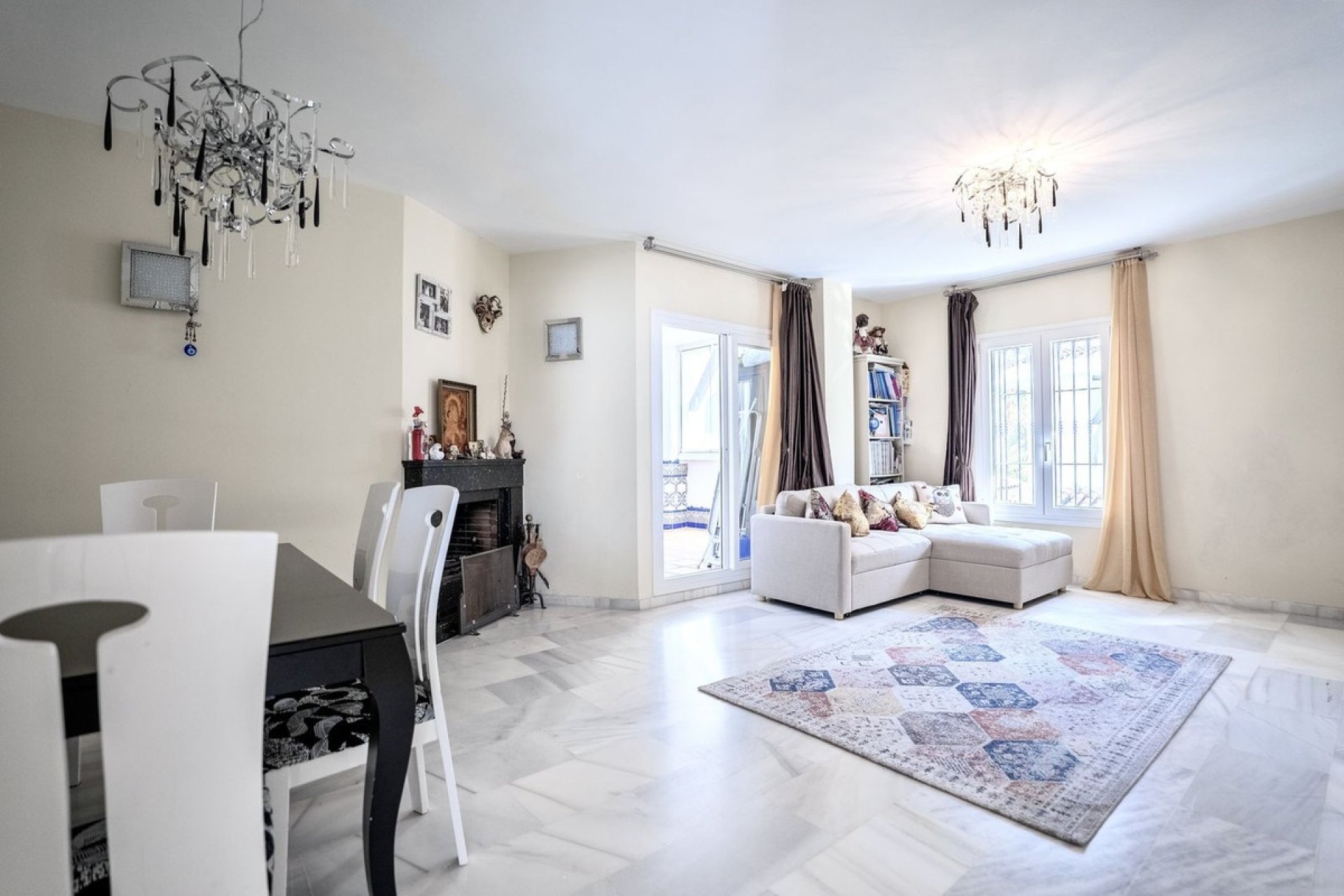 Resale - apartment - Marbella - Nueva Andalucía