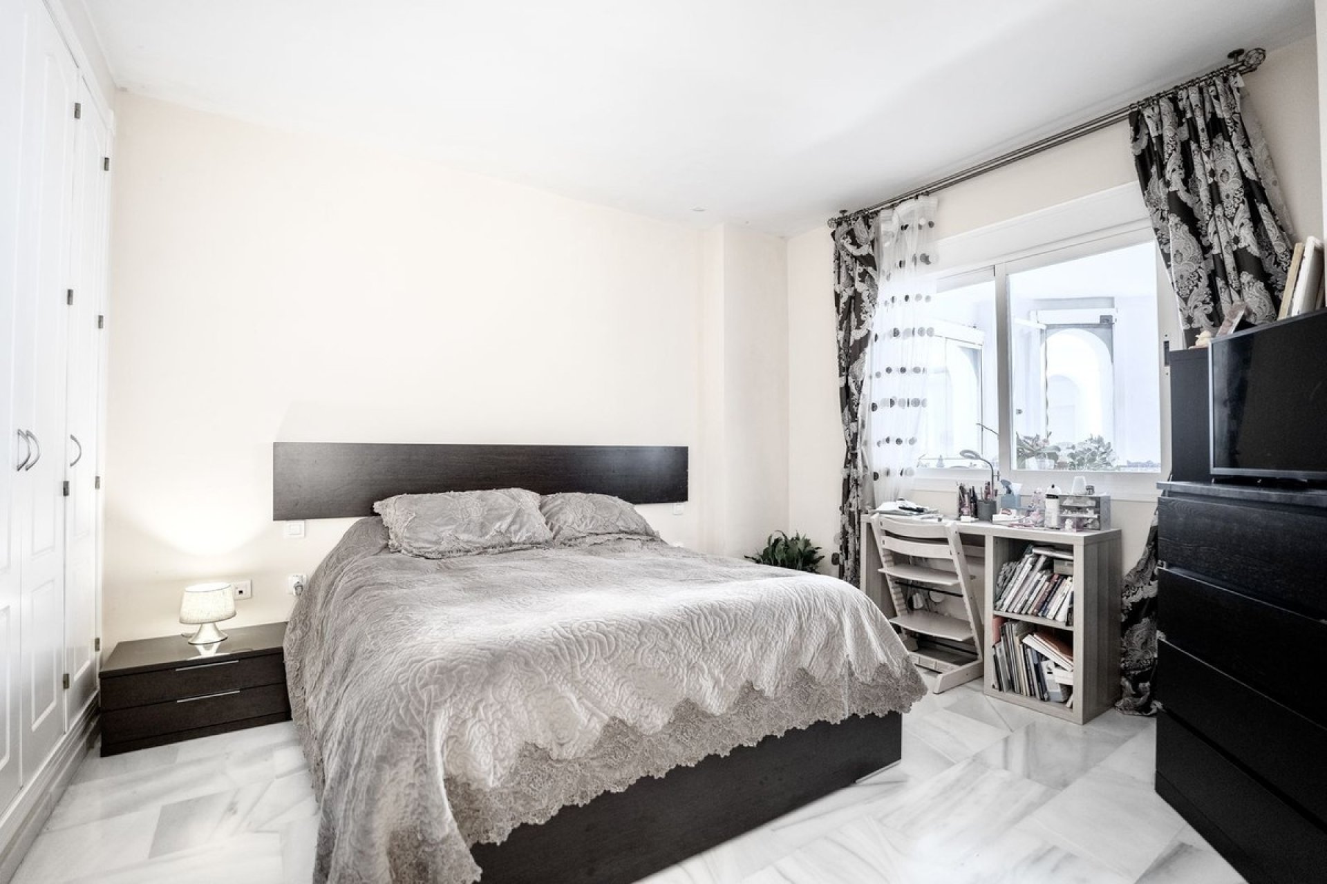 Resale - apartment - Marbella - Nueva Andalucía