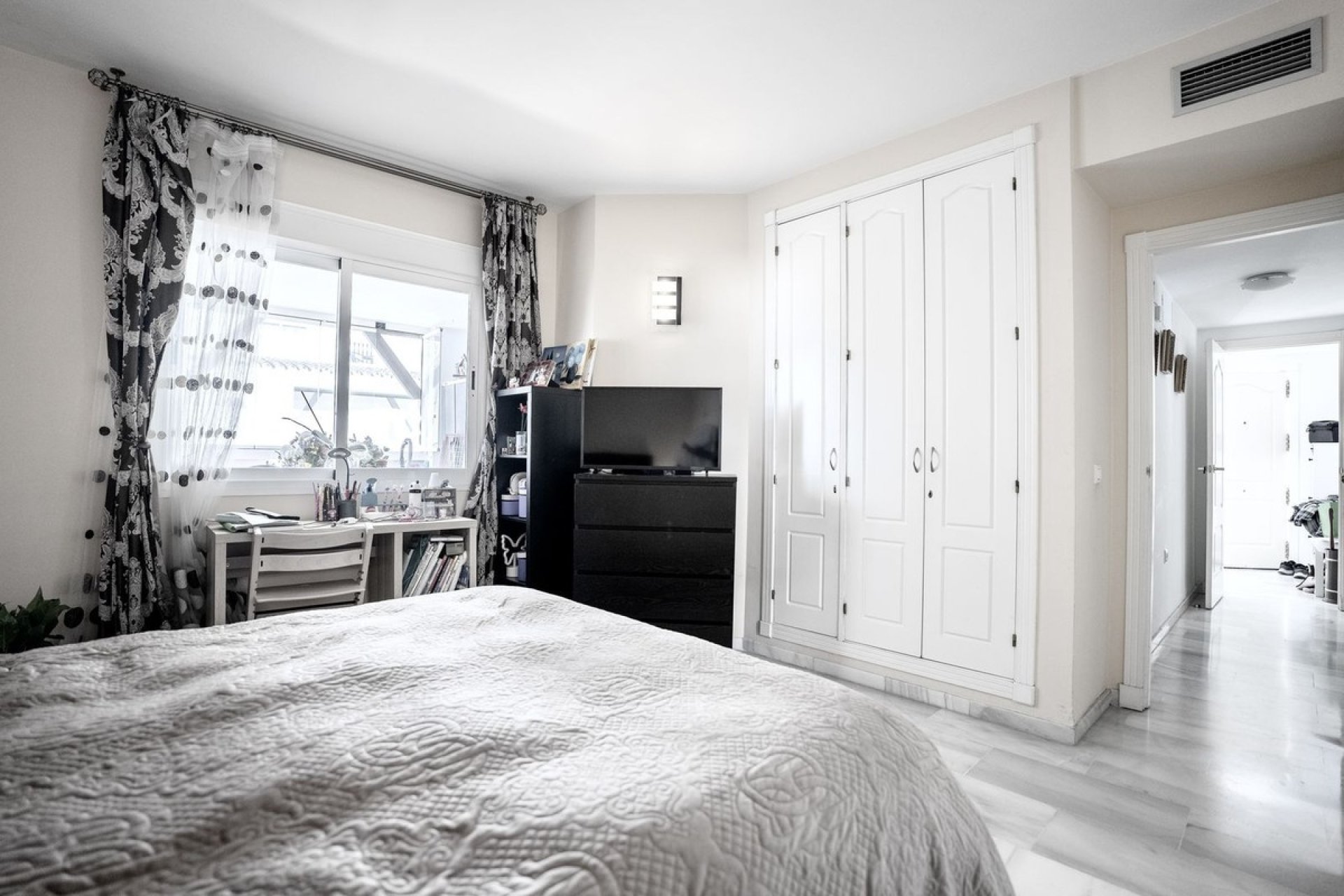 Resale - apartment - Marbella - Nueva Andalucía