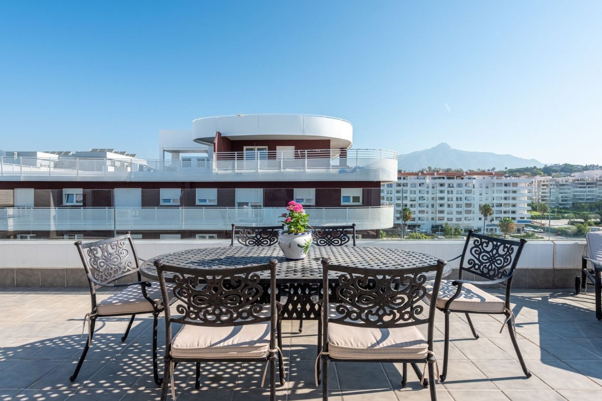 Resale - apartment - Marbella - Nueva Andalucía