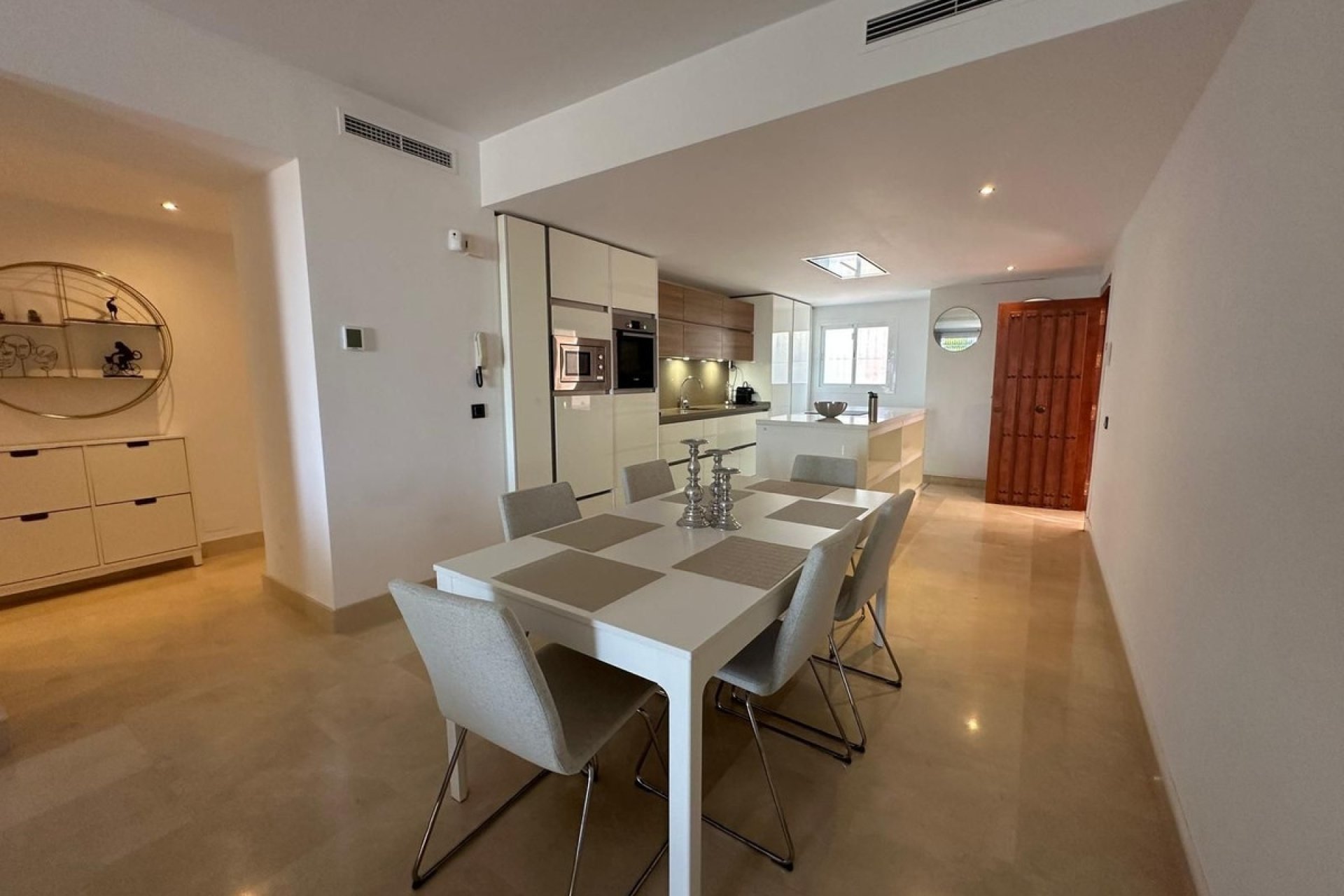 Resale - apartment - Marbella - Nueva Andalucía