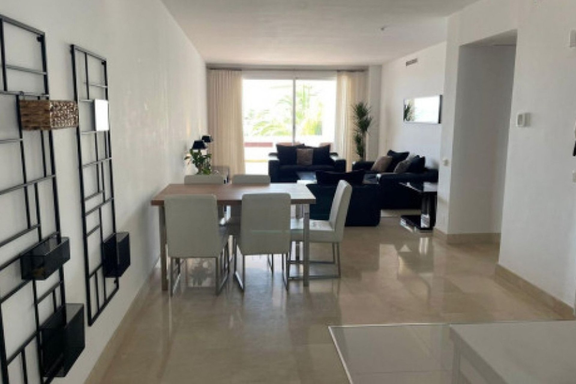 Resale - apartment - Marbella - Nueva Andalucía