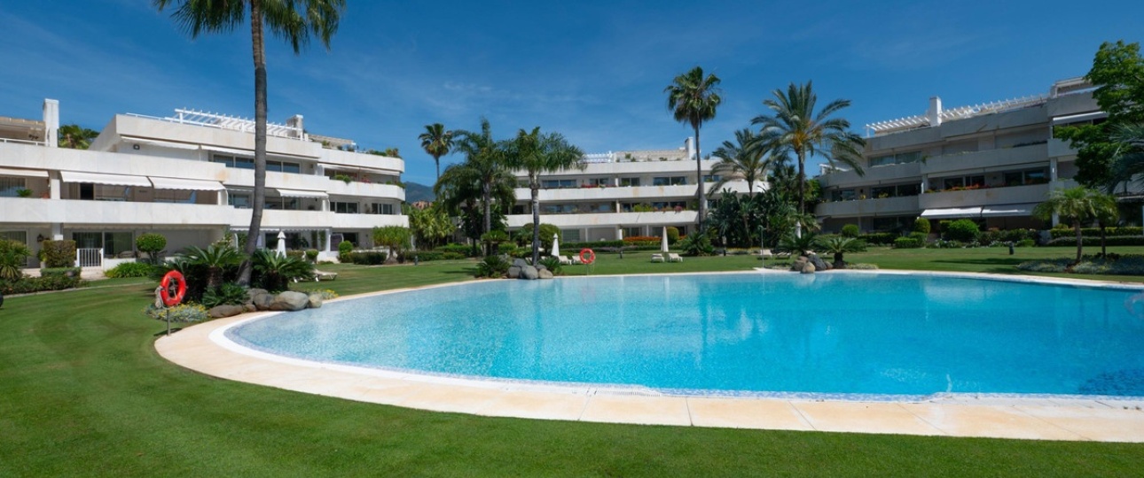Resale - apartment - Marbella - Nueva Andalucía