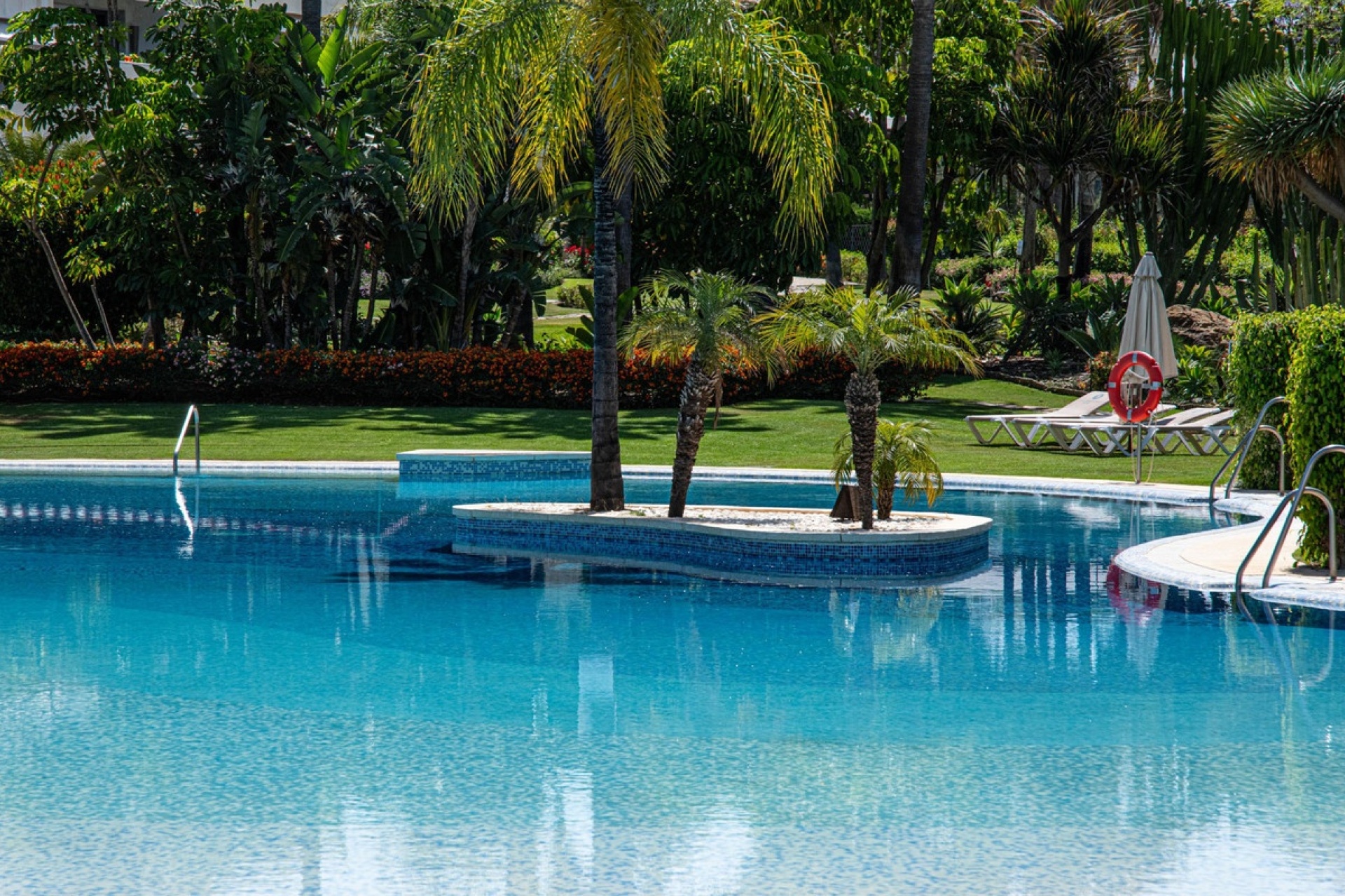Resale - apartment - Marbella - Nueva Andalucía