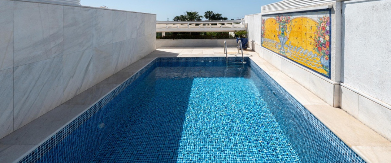Resale - apartment - Marbella - Nueva Andalucía