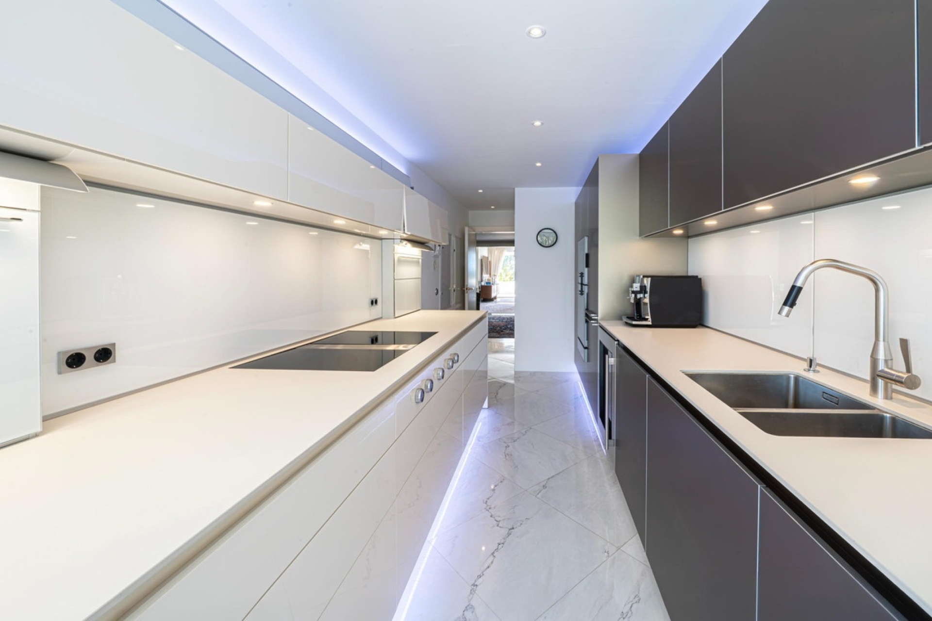 Resale - apartment - Marbella - Nueva Andalucía
