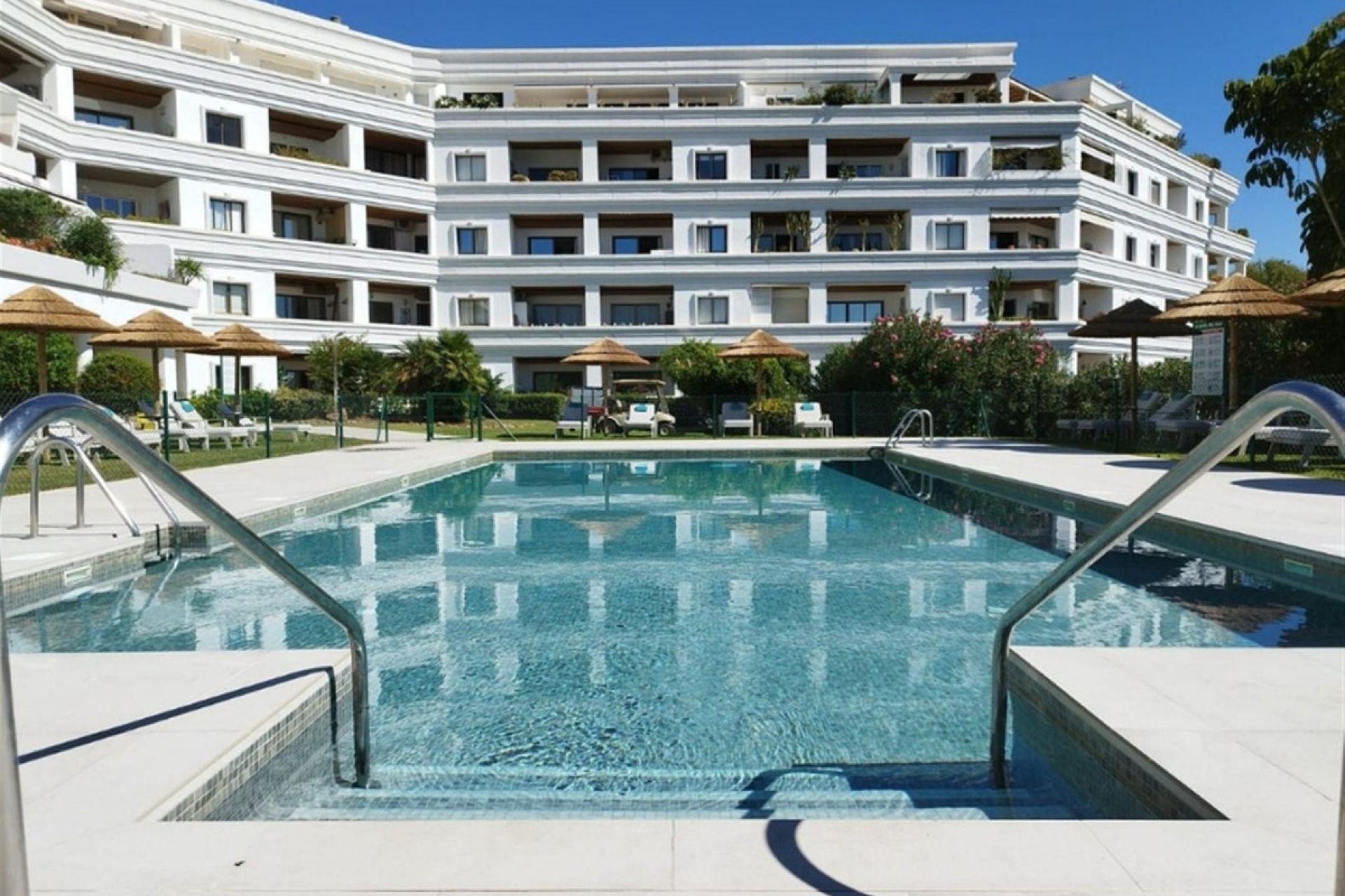 Resale - apartment - Marbella - Nueva Andalucía