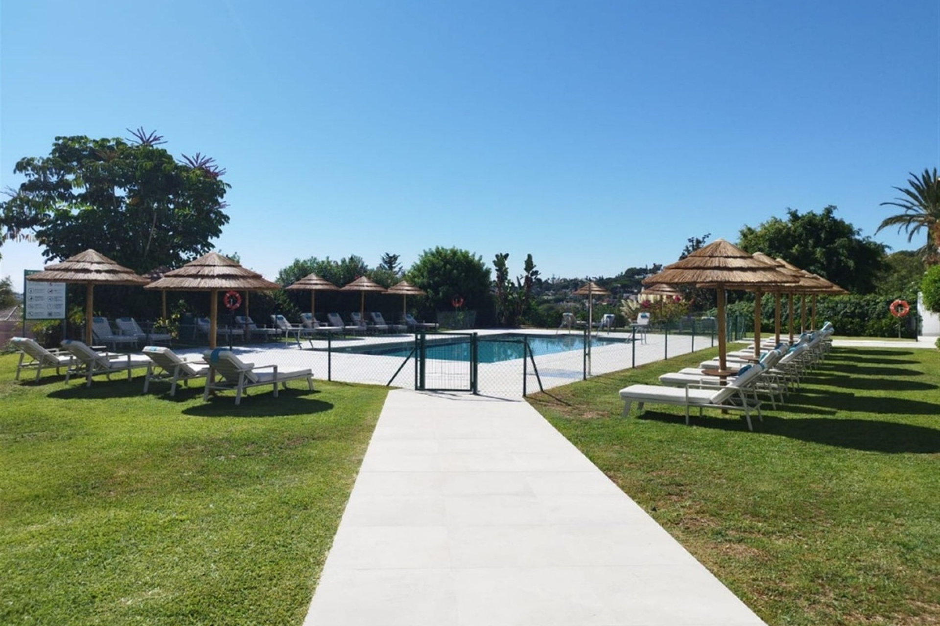 Resale - apartment - Marbella - Nueva Andalucía