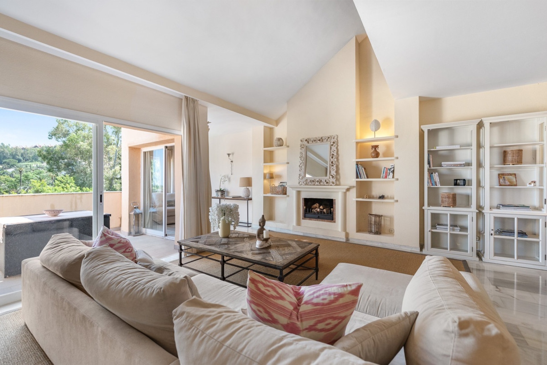 Resale - apartment - Marbella - Nueva Andalucía