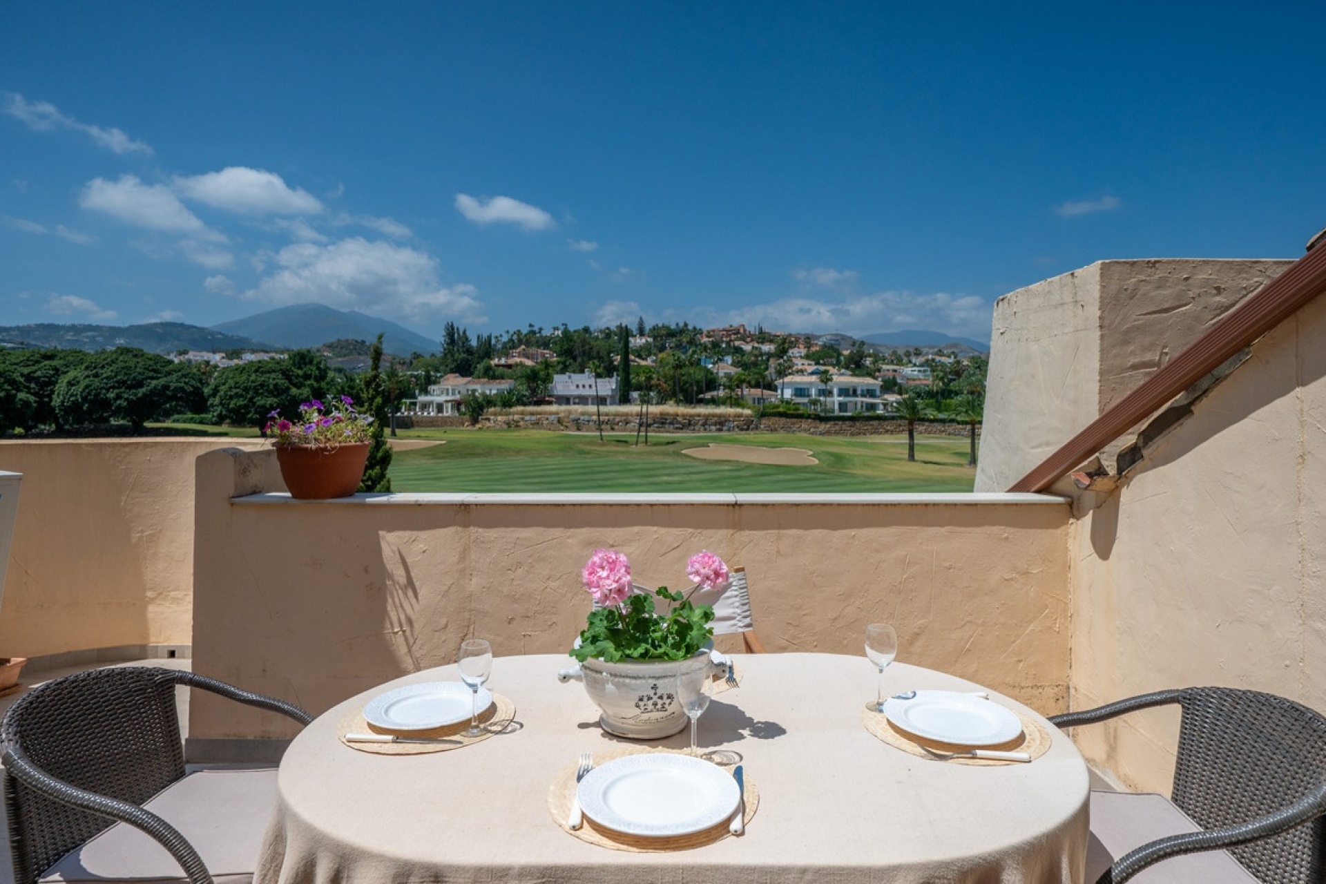 Resale - apartment - Marbella - Nueva Andalucía