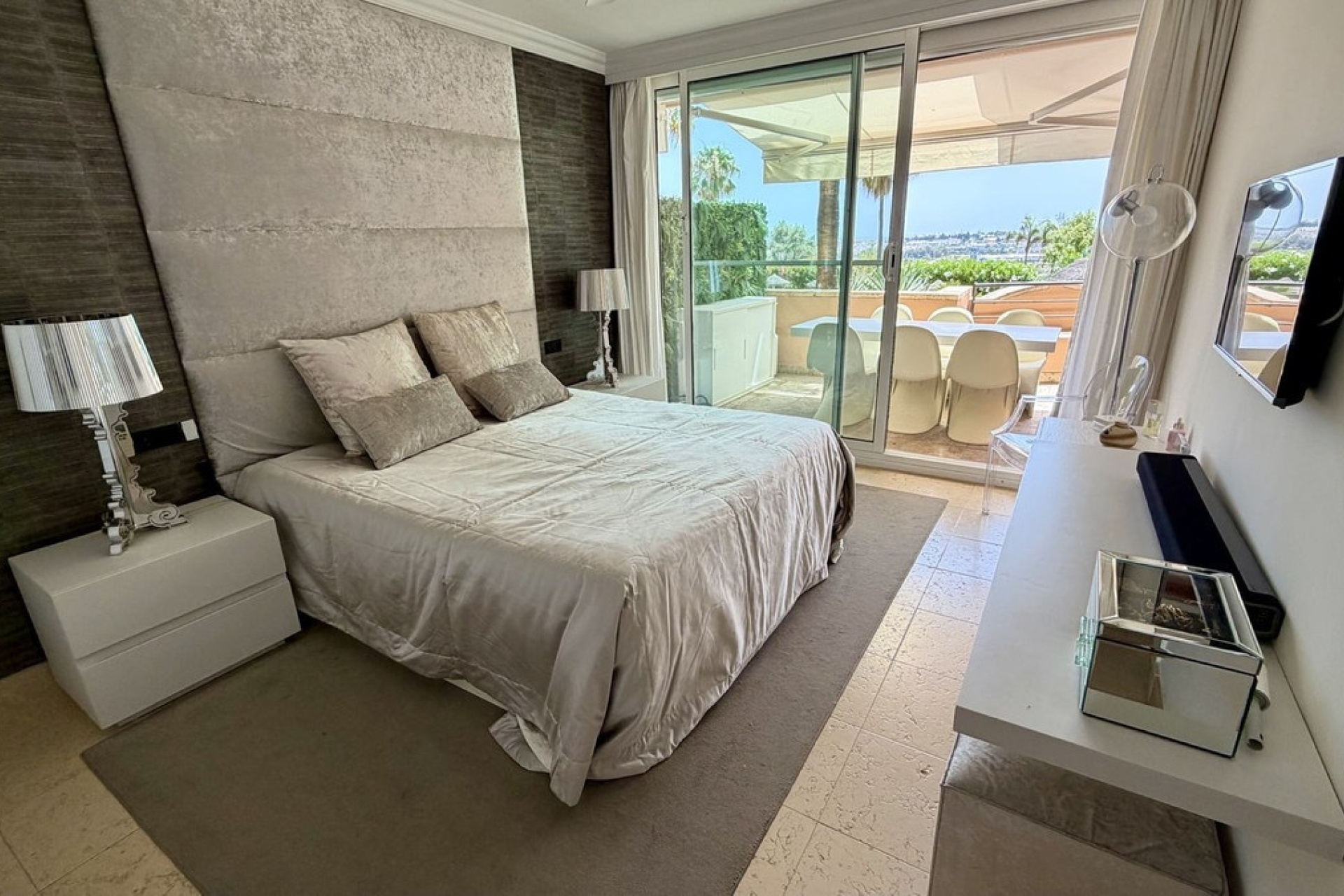 Resale - apartment - Marbella - Nueva Andalucía