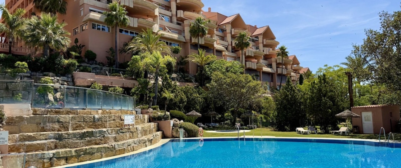 Resale - apartment - Marbella - Nueva Andalucía
