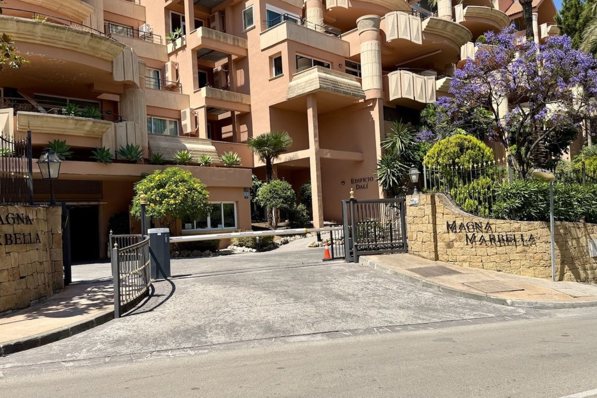 Resale - apartment - Marbella - Nueva Andalucía