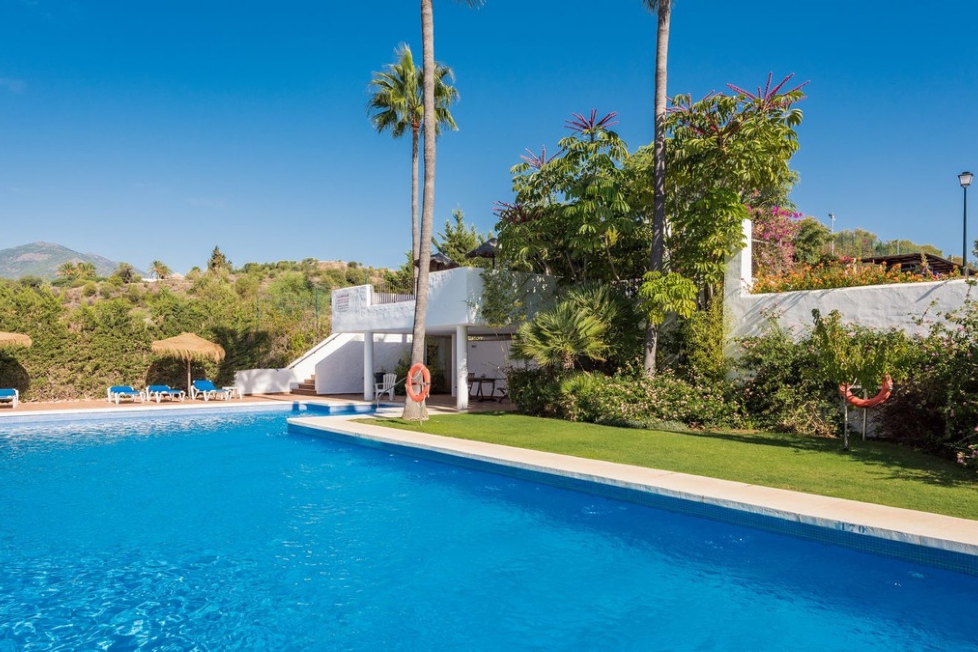Resale - apartment - Marbella - Nueva Andalucía