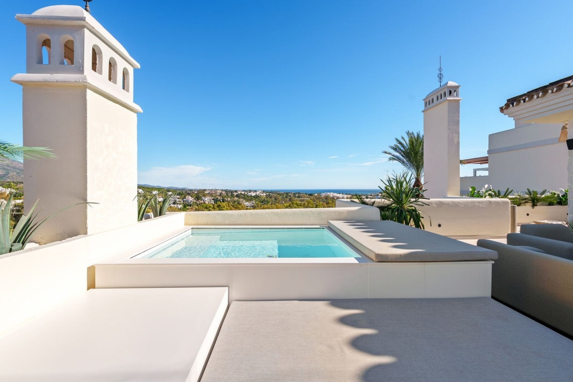 Resale - apartment - Marbella - Nueva Andalucía