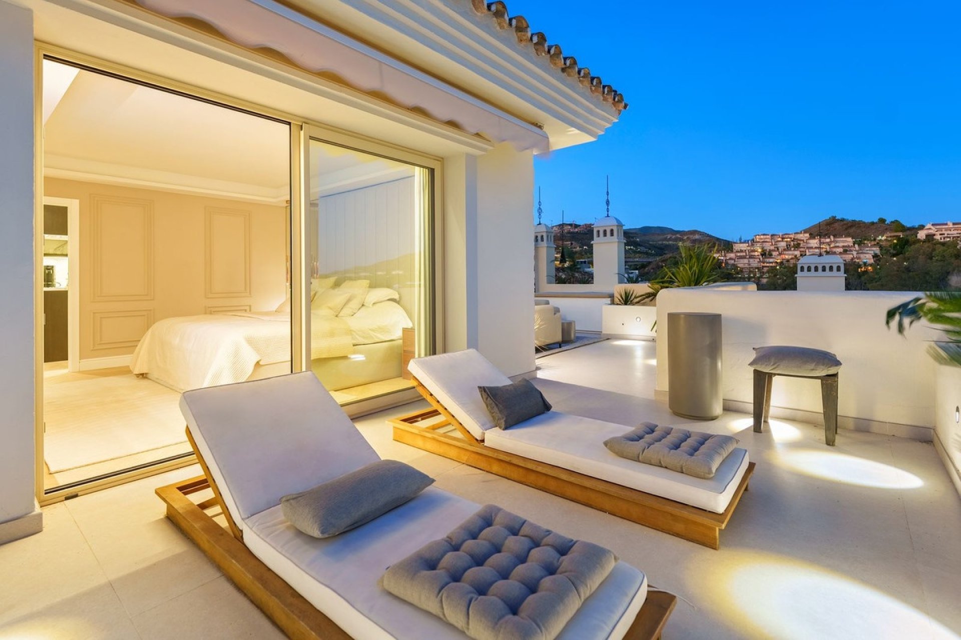 Resale - apartment - Marbella - Nueva Andalucía