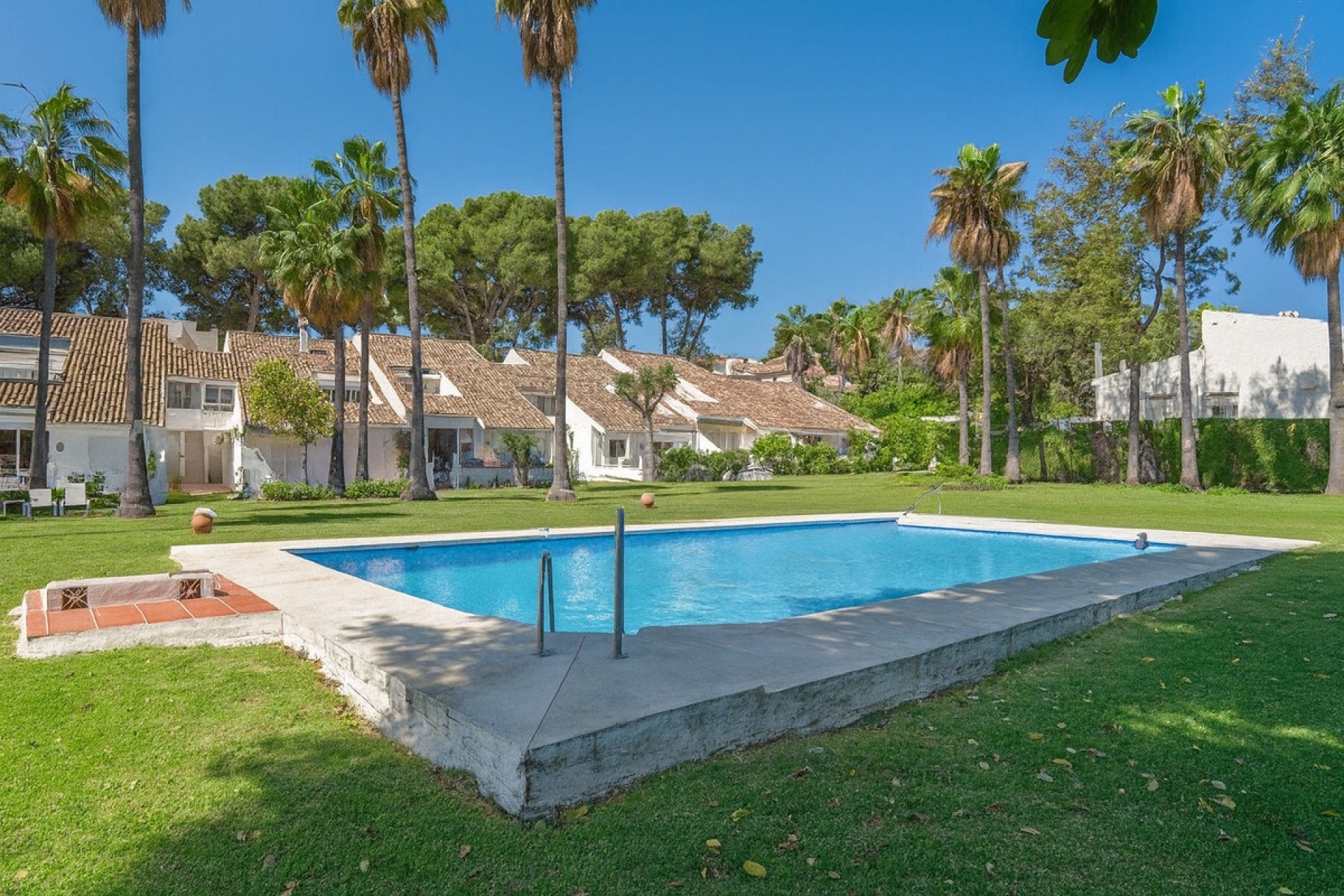 Resale - apartment - Marbella - Nueva Andalucía