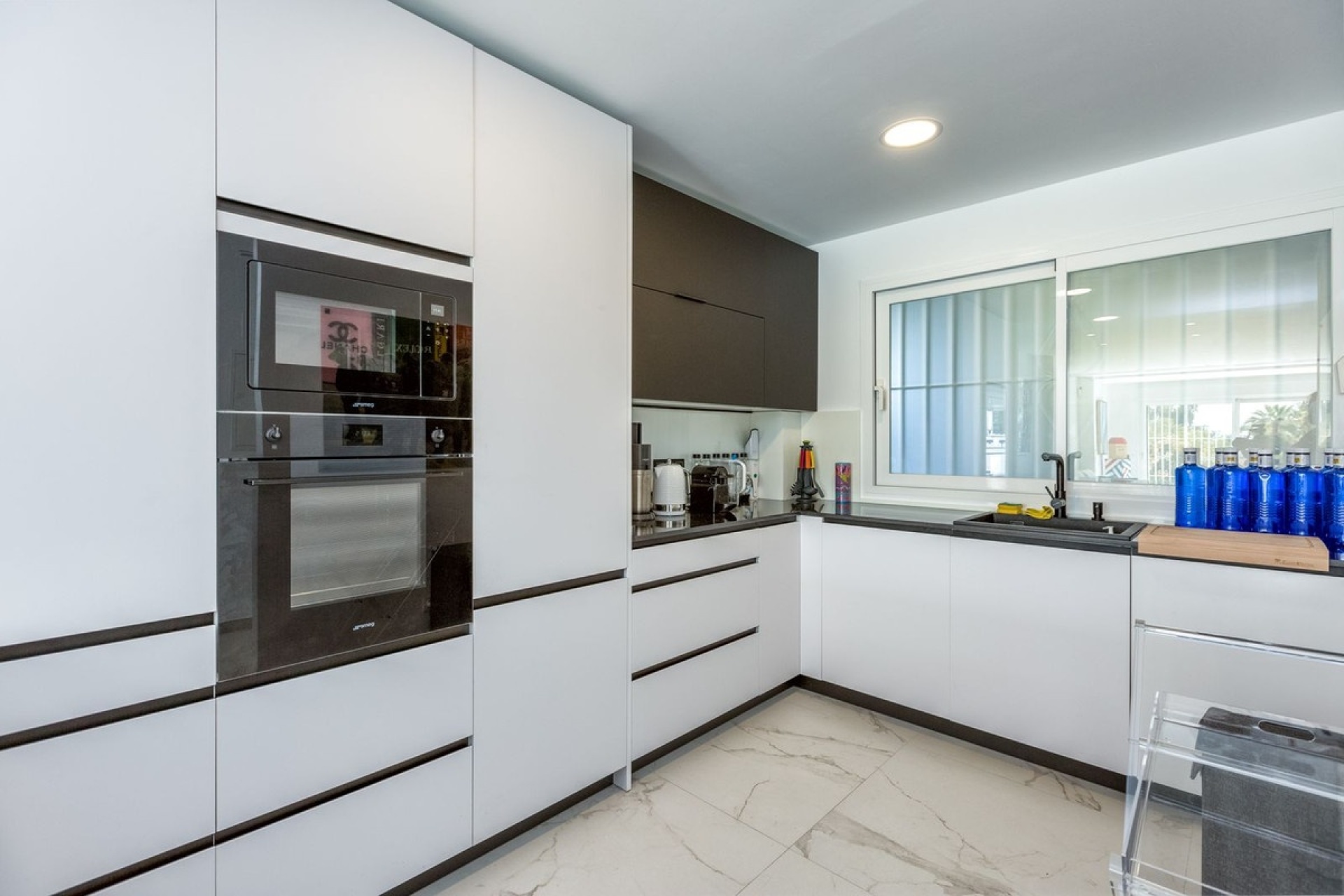 Resale - apartment - Marbella - Nueva Andalucía