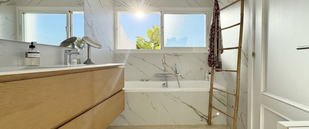 Resale - apartment - Marbella - Nueva Andalucía