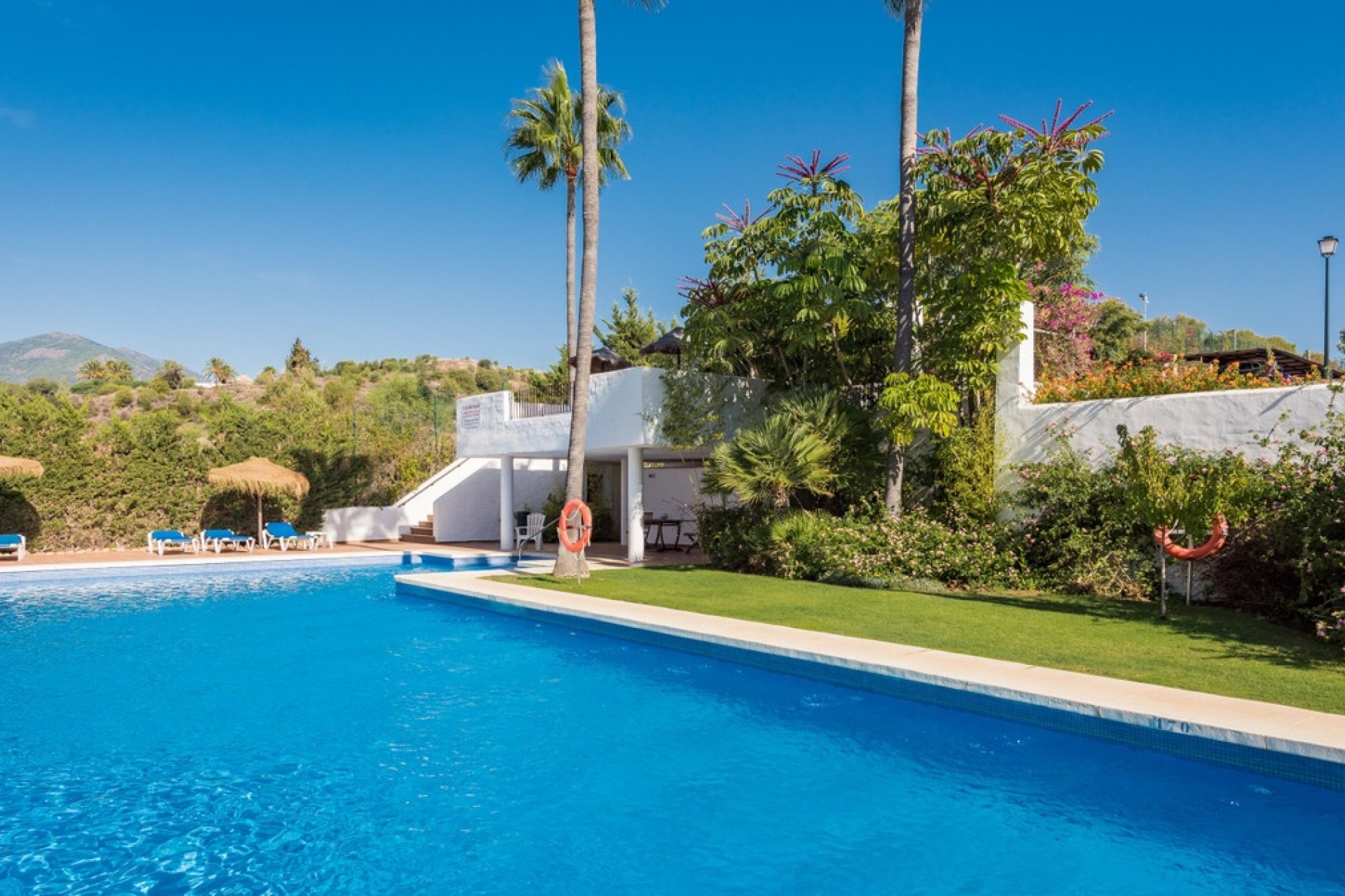 Resale - apartment - Marbella - Nueva Andalucía